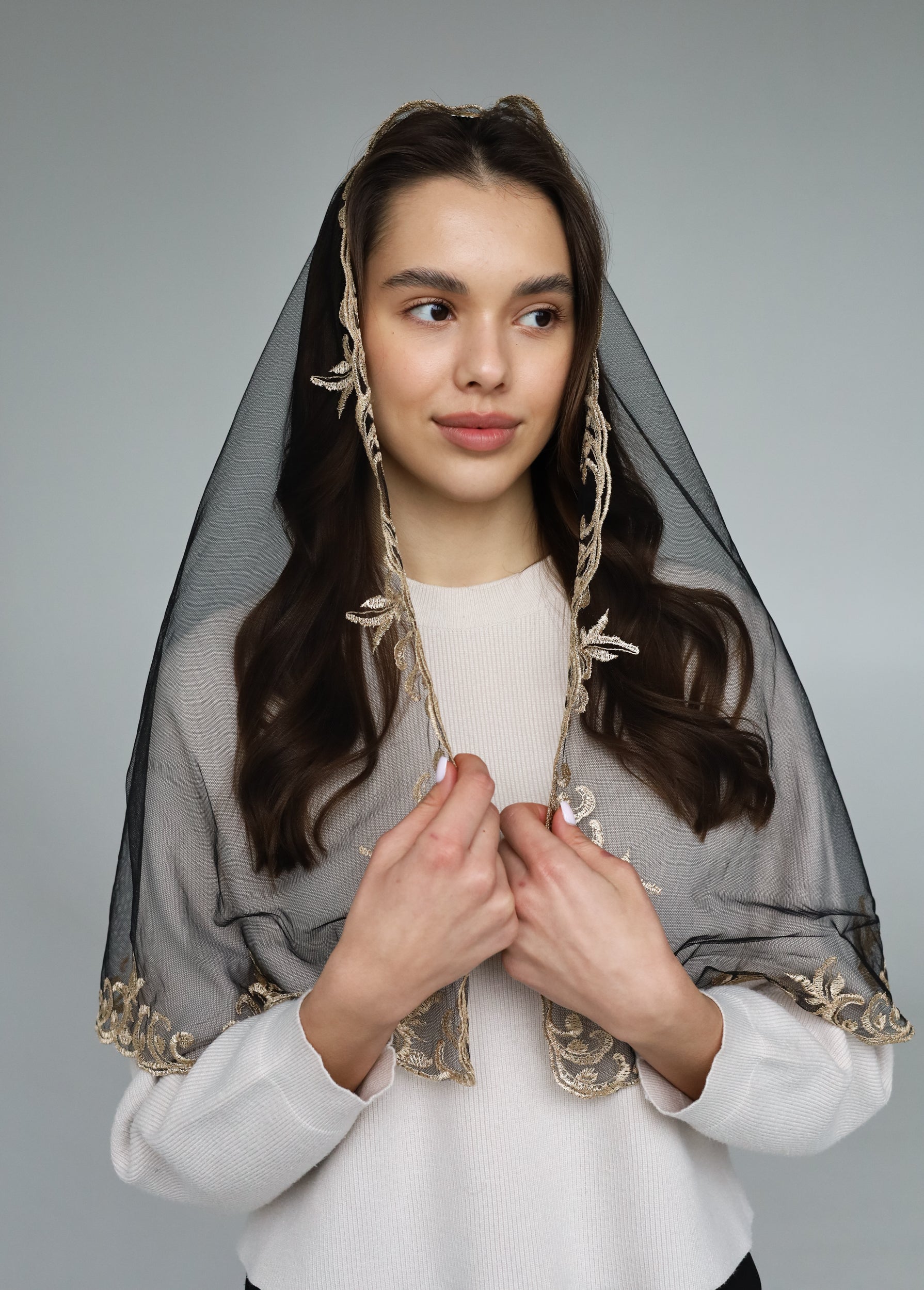 LONG VEIL WITH JESUS EMBERIDERY - MariaVeils