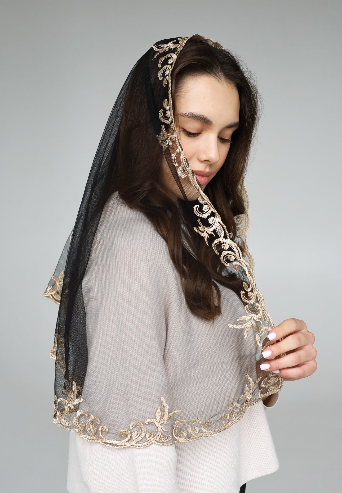 LONG VEIL WITH JESUS EMBERIDERY - MariaVeils