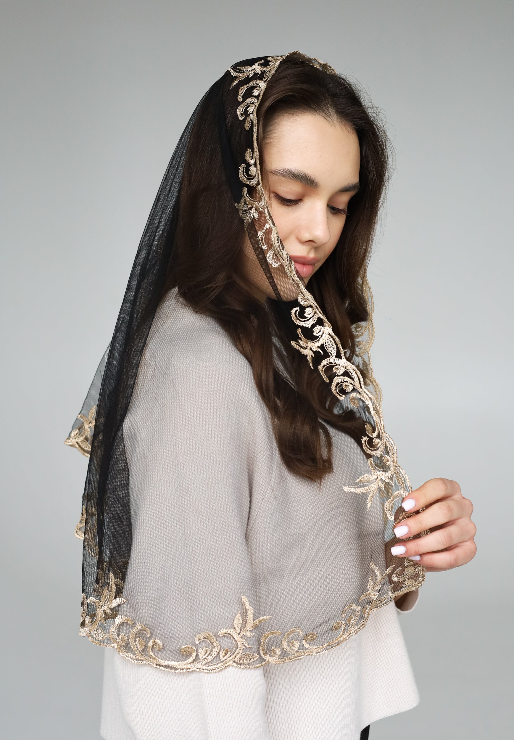 LONG VEIL WITH JESUS EMBERIDERY - MariaVeils