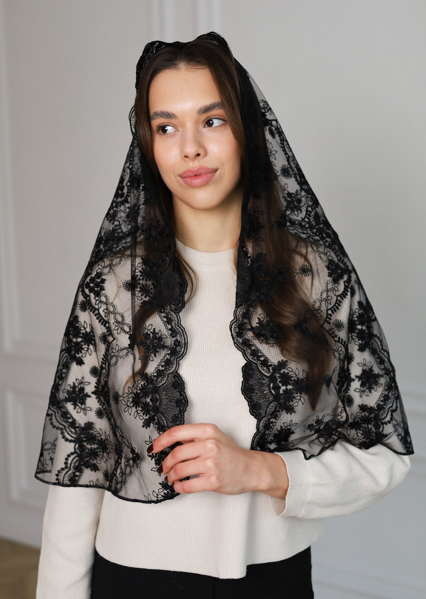 NEW BLACK MANTILLA