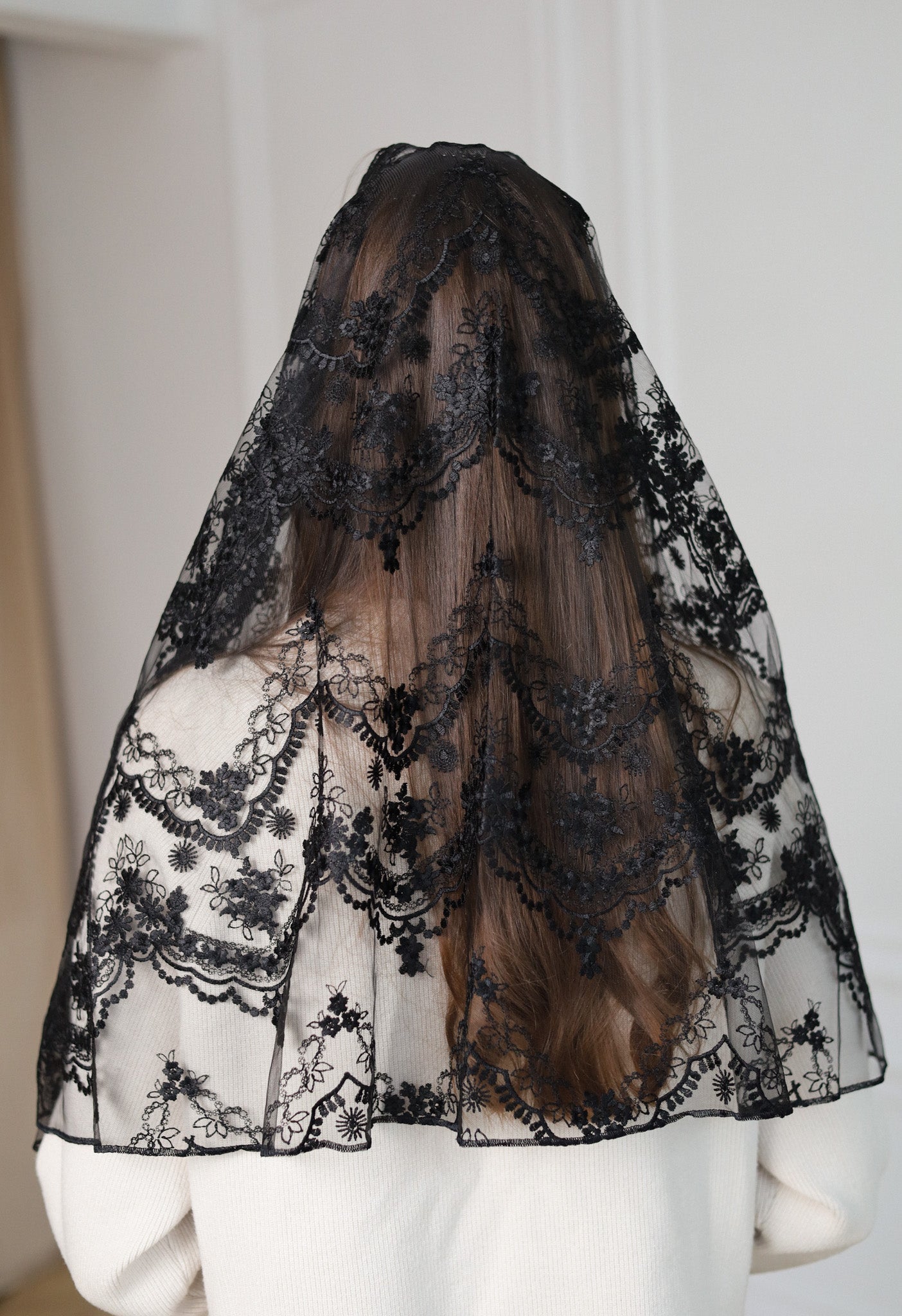 NEW BLACK MANTILLA