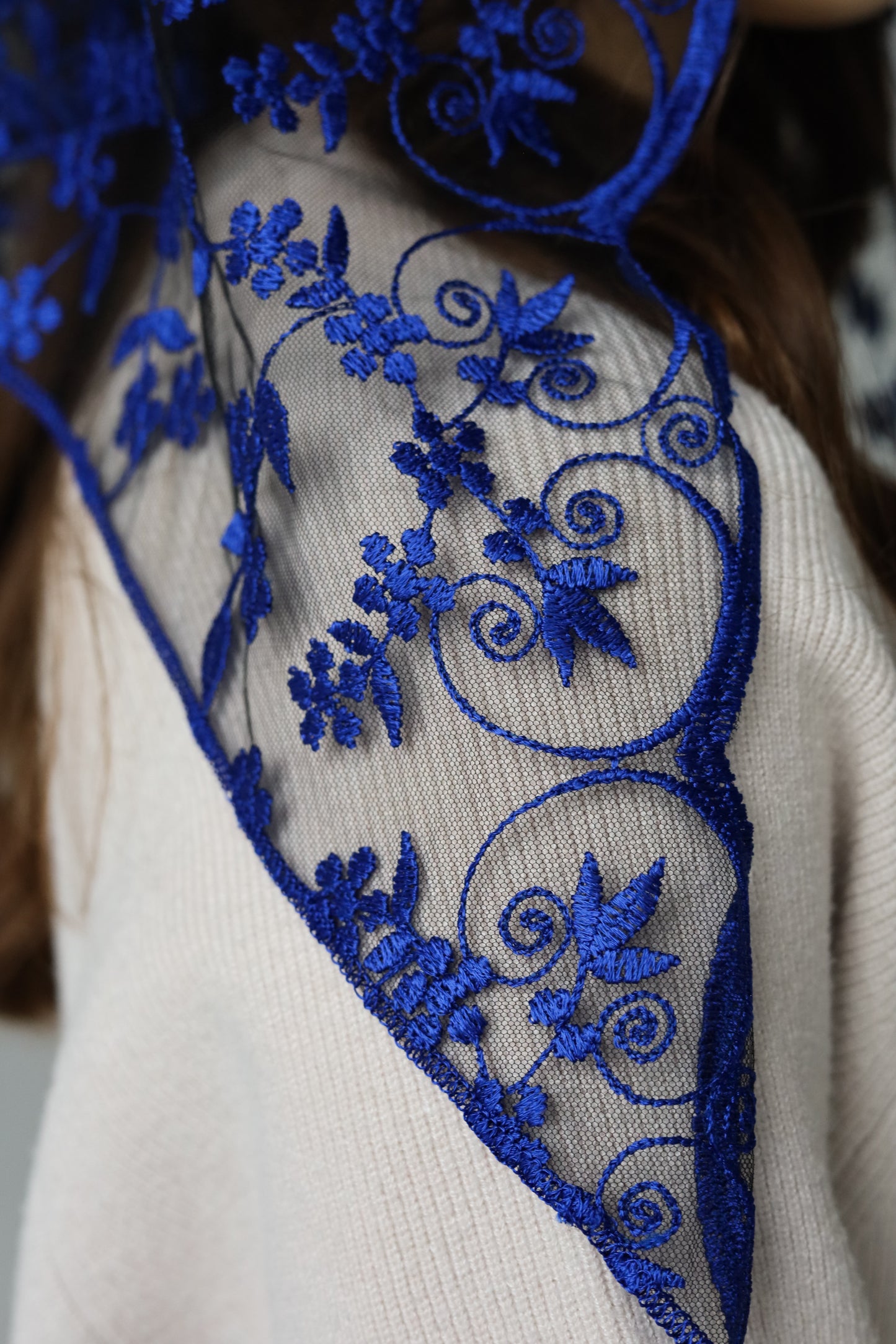 SHORT BLUE TRIANGLE VEIL
