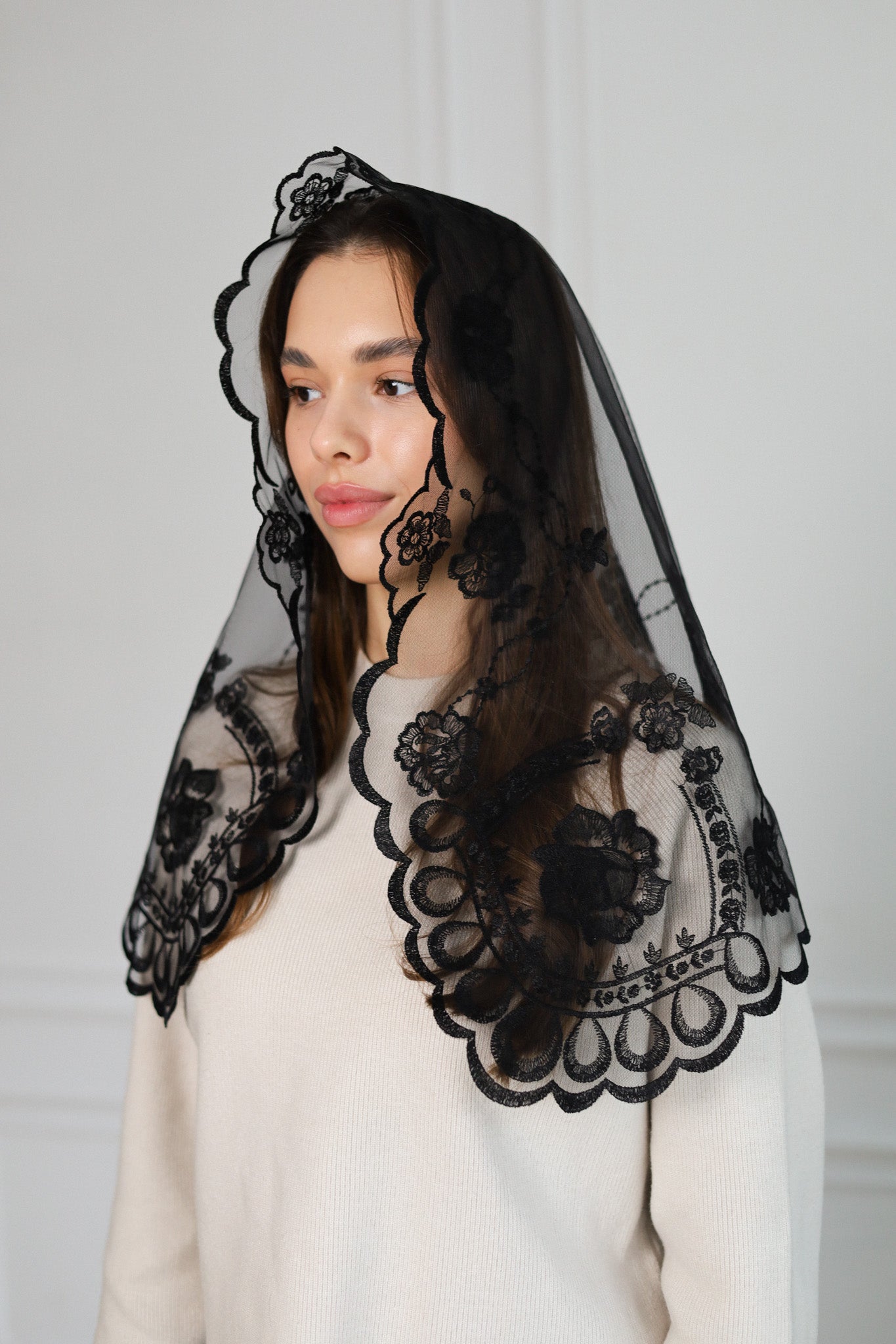 SHORT BLACK VEIL - MariaVeils