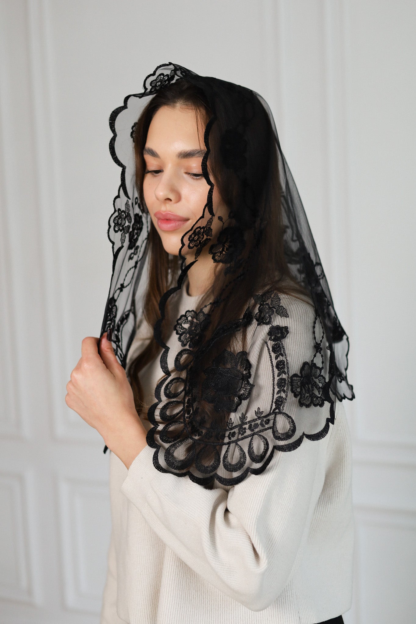 SHORT BLACK VEIL - MariaVeils