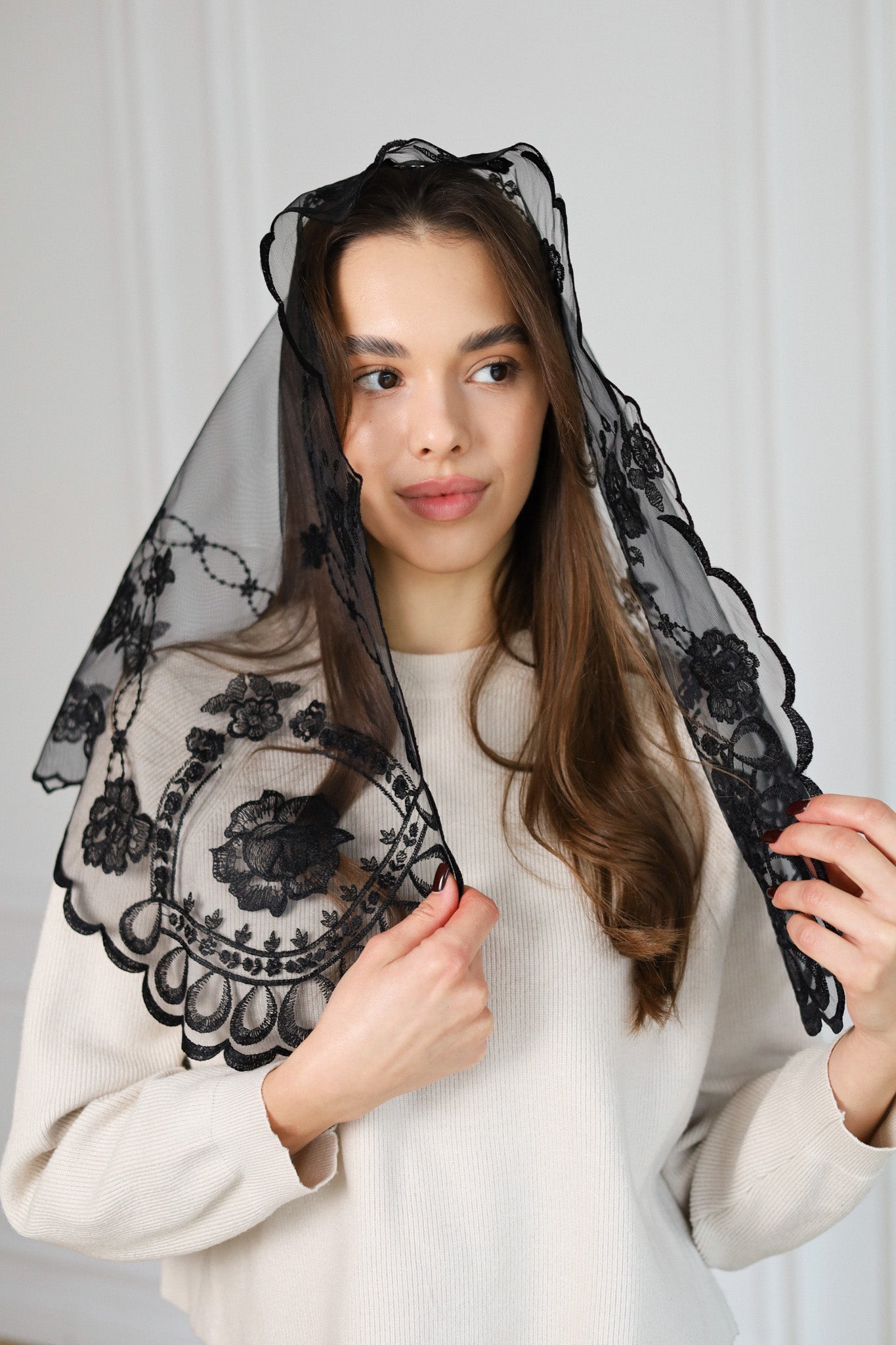 SHORT BLACK VEIL - MariaVeils