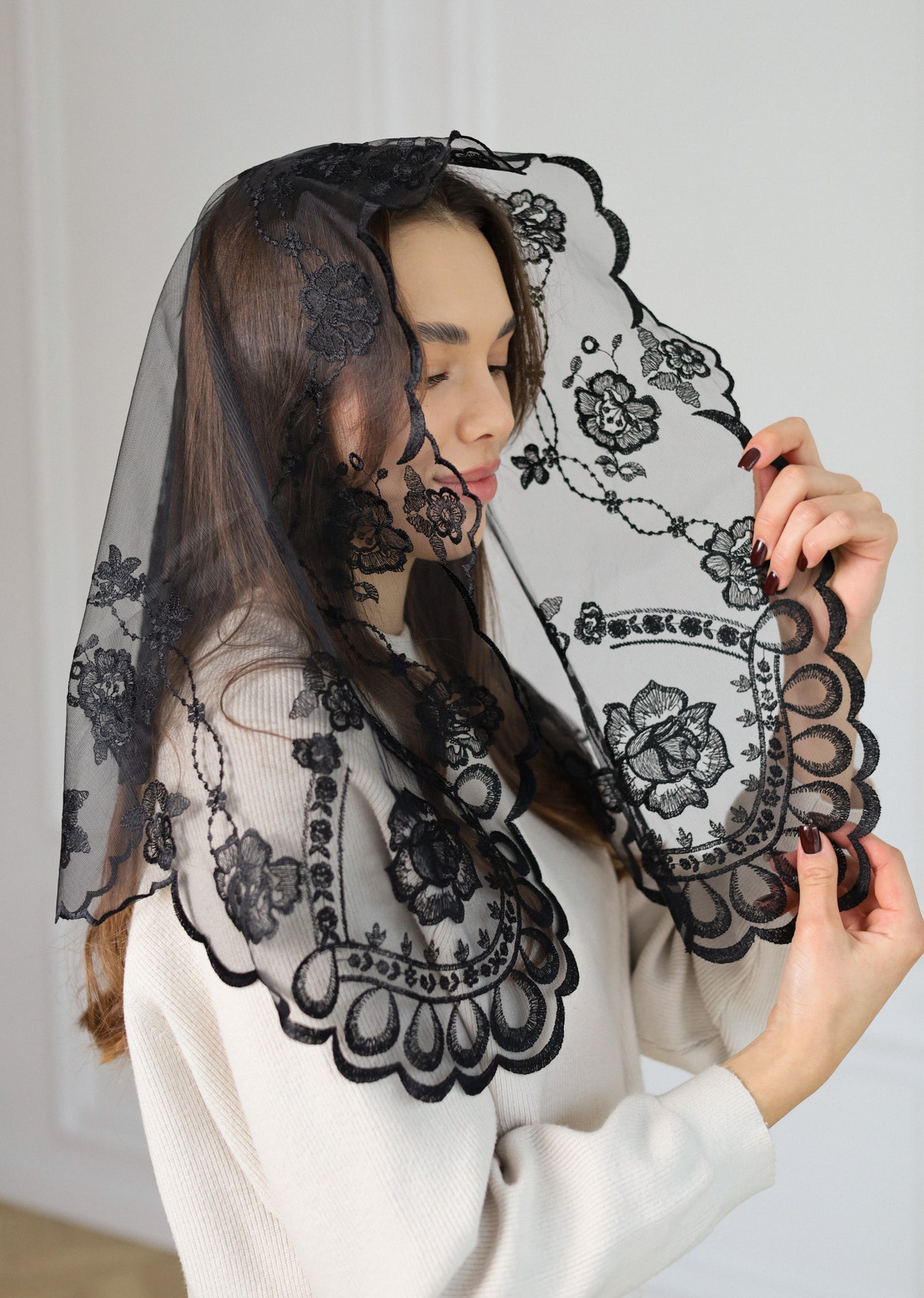 SHORT BLACK VEIL - MariaVeils