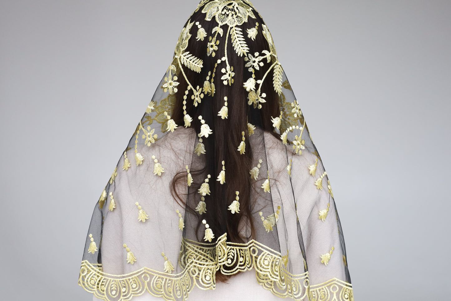 LONG YELLOW VEIL