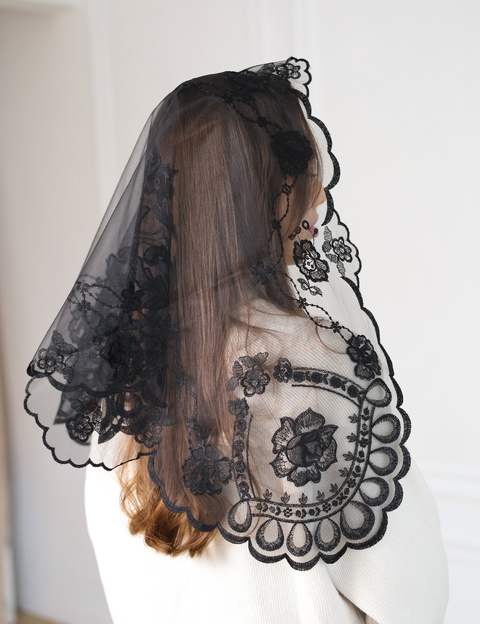 SHORT BLACK VEIL - MariaVeils