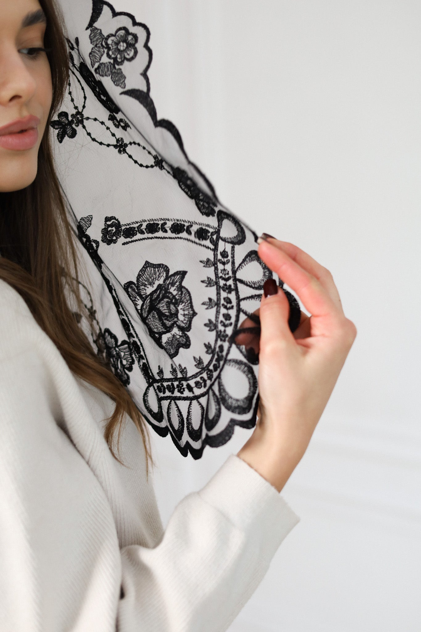 SHORT BLACK VEIL - MariaVeils