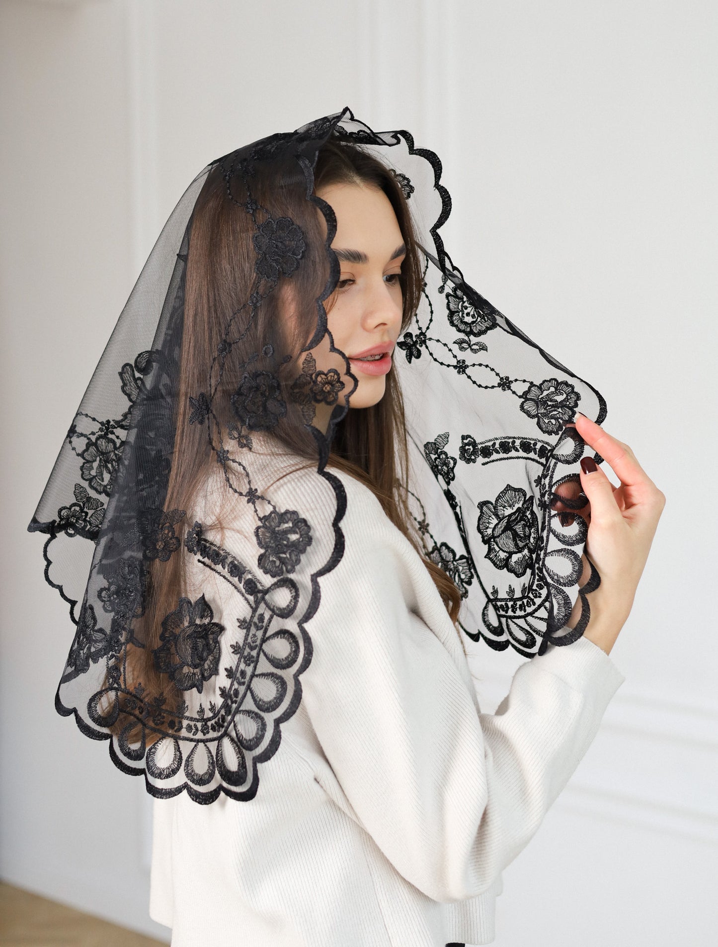 SHORT BLACK VEIL - MariaVeils