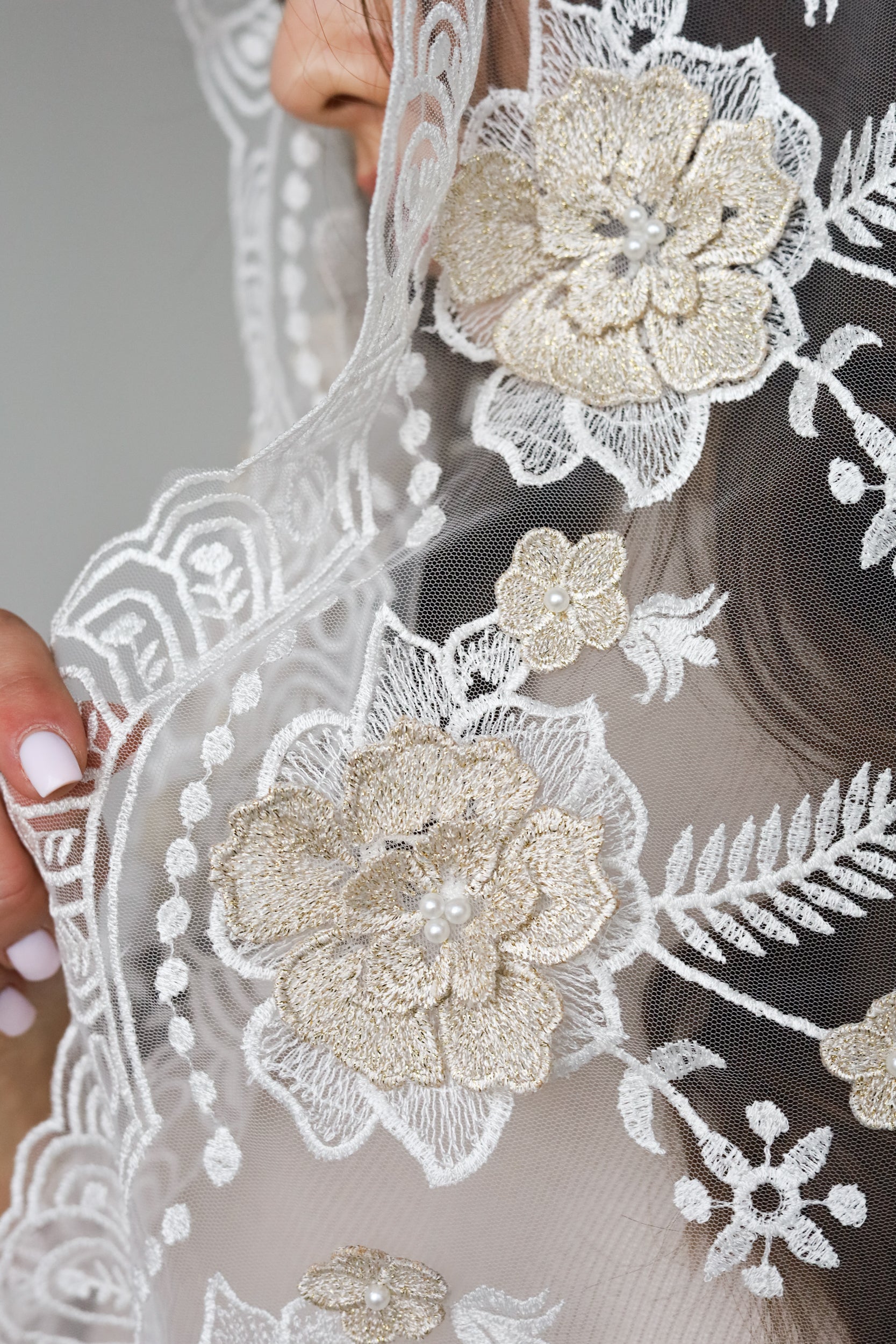 3D FLORAL MANTILLA - MariaVeils