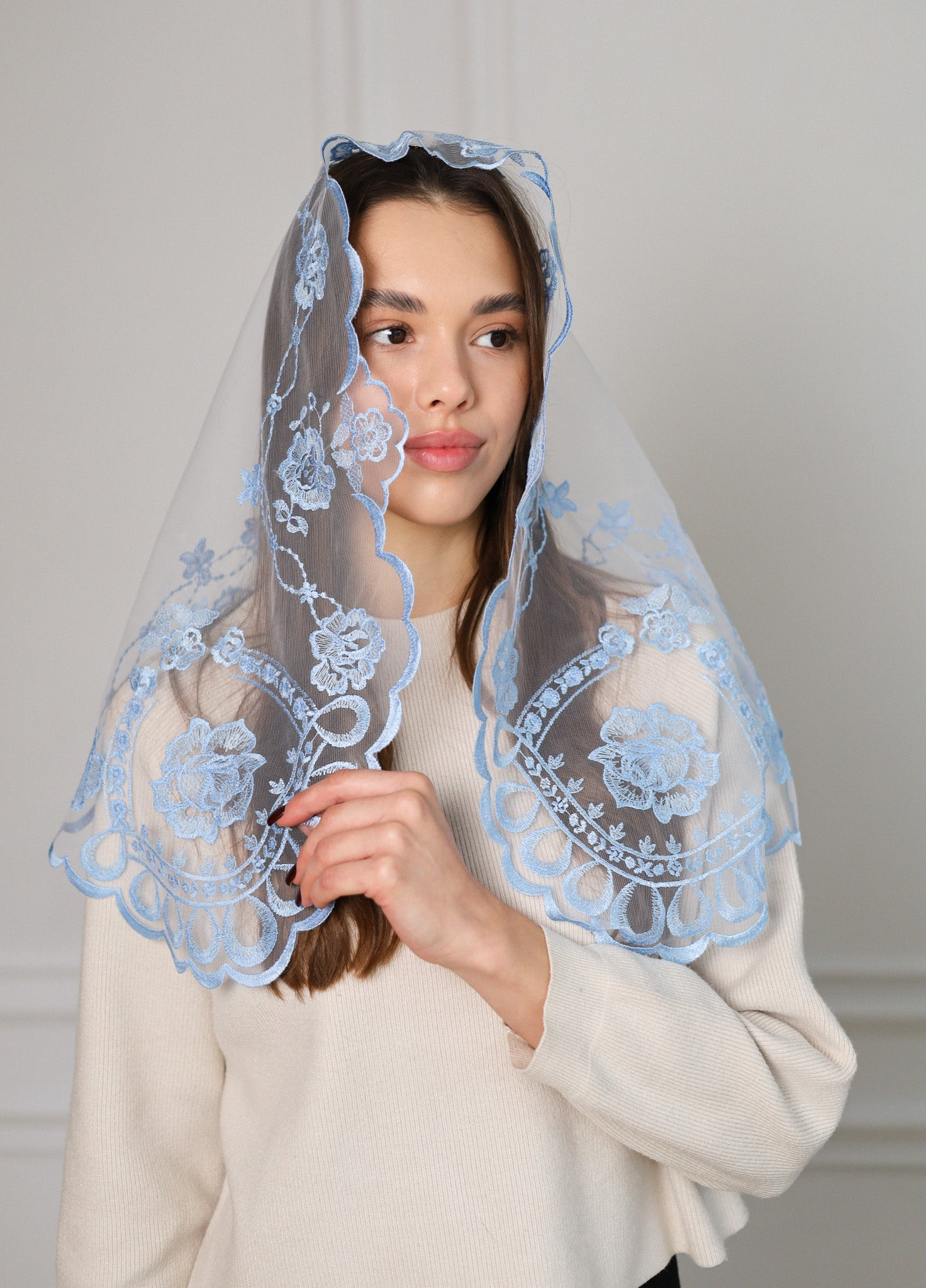 SHORT SKY BLUE VEIL - MariaVeils