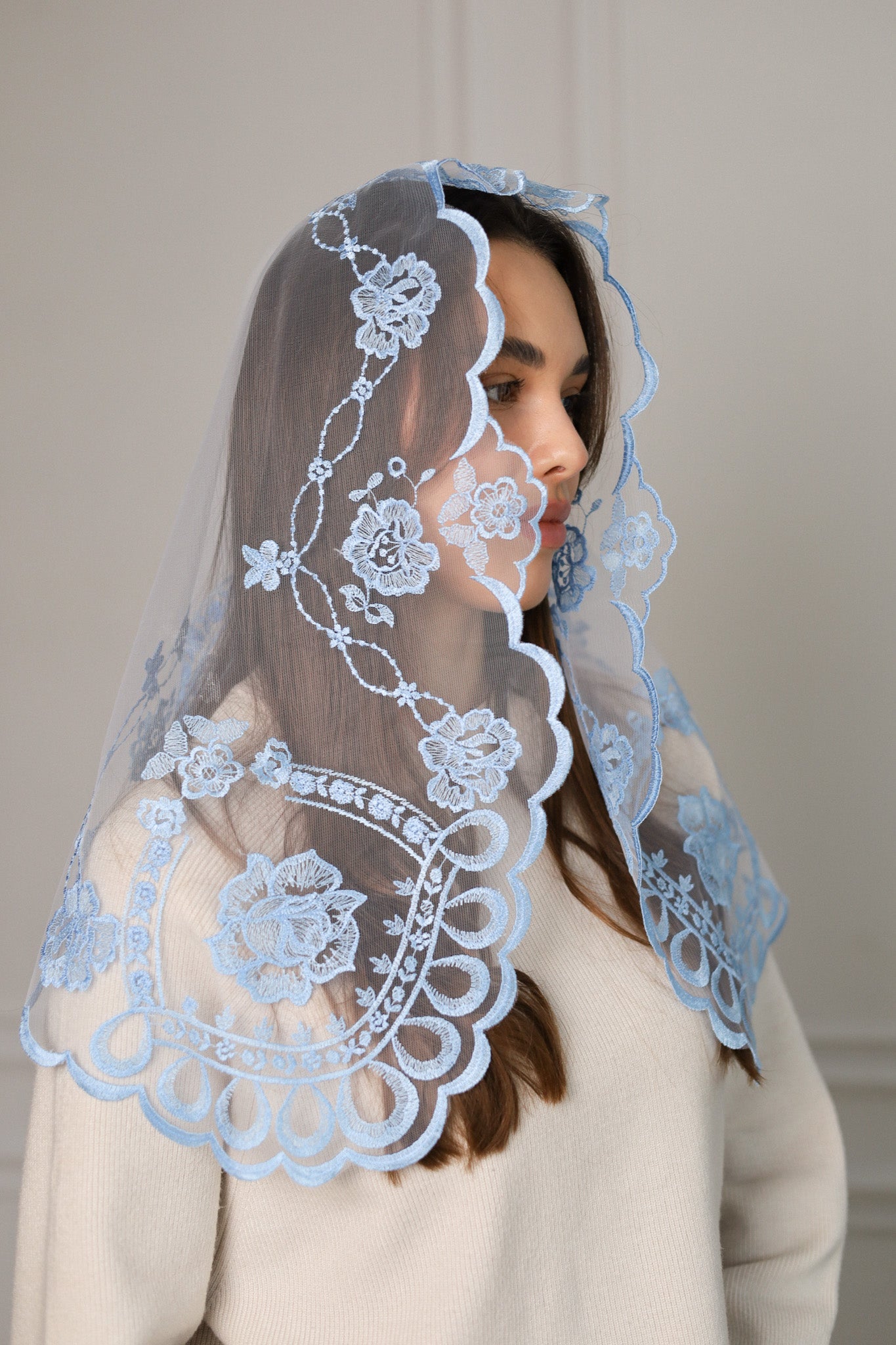 SHORT SKY BLUE VEIL - MariaVeils