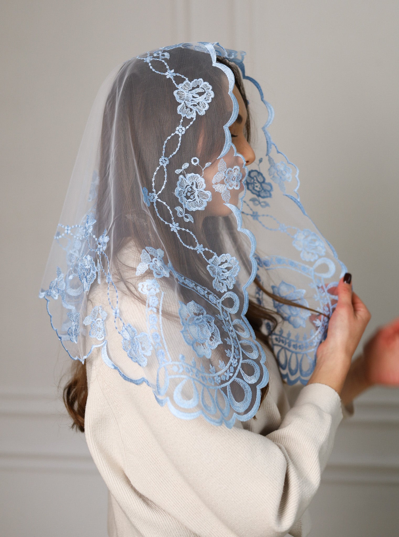 SHORT SKY BLUE VEIL - MariaVeils