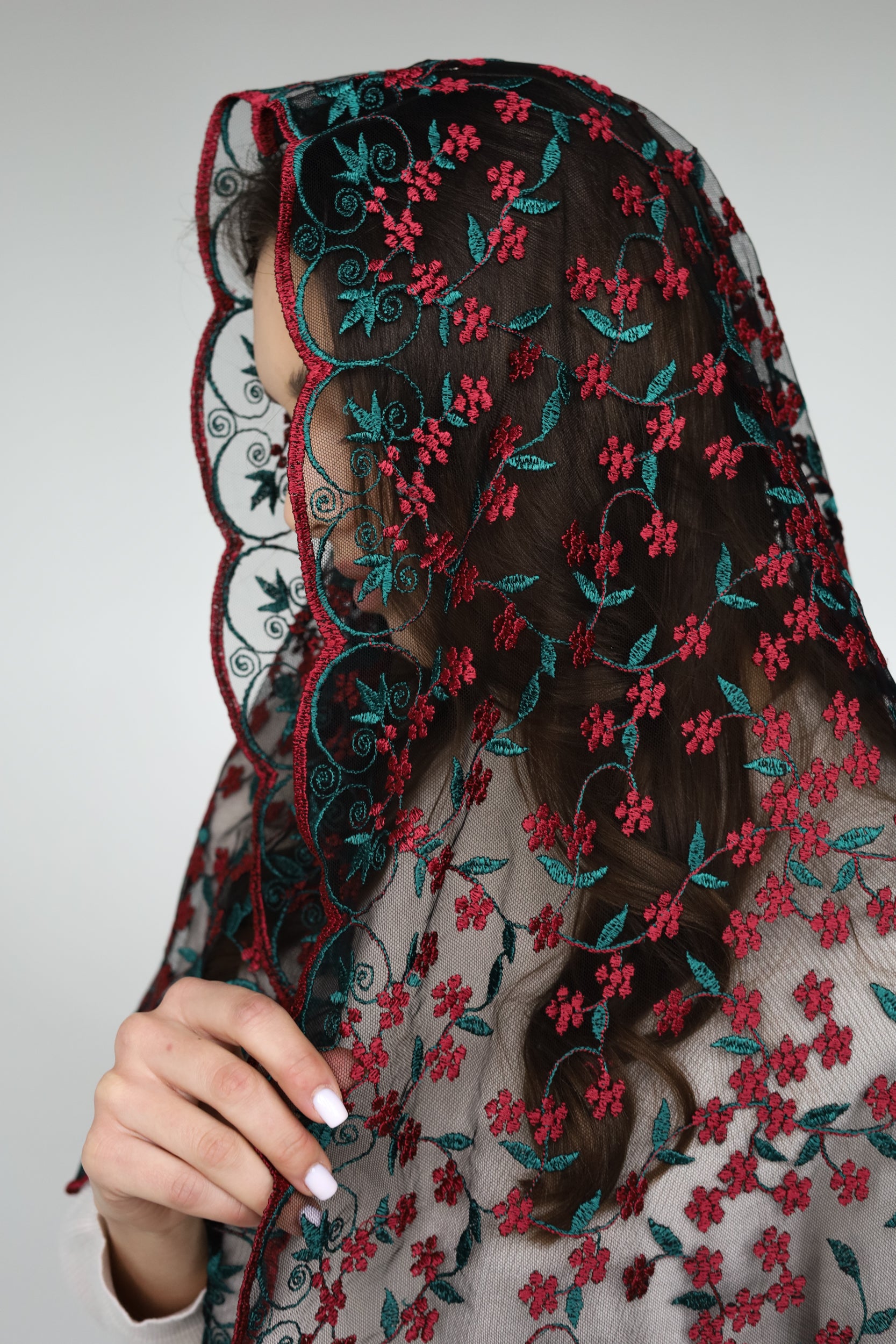 LONG RED & GREEN VEIL - MariaVeils