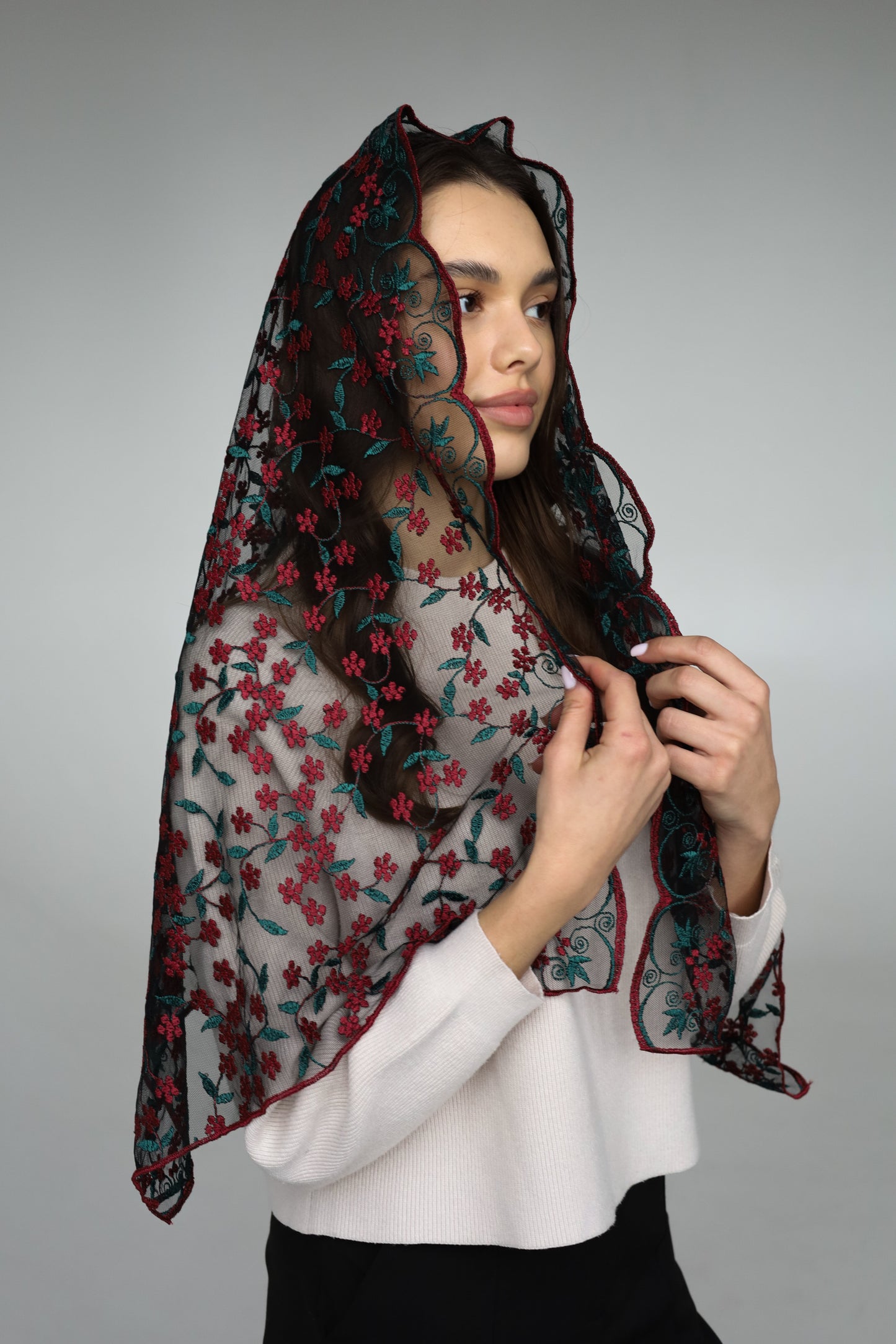 LONG RED & GREEN VEIL - MariaVeils