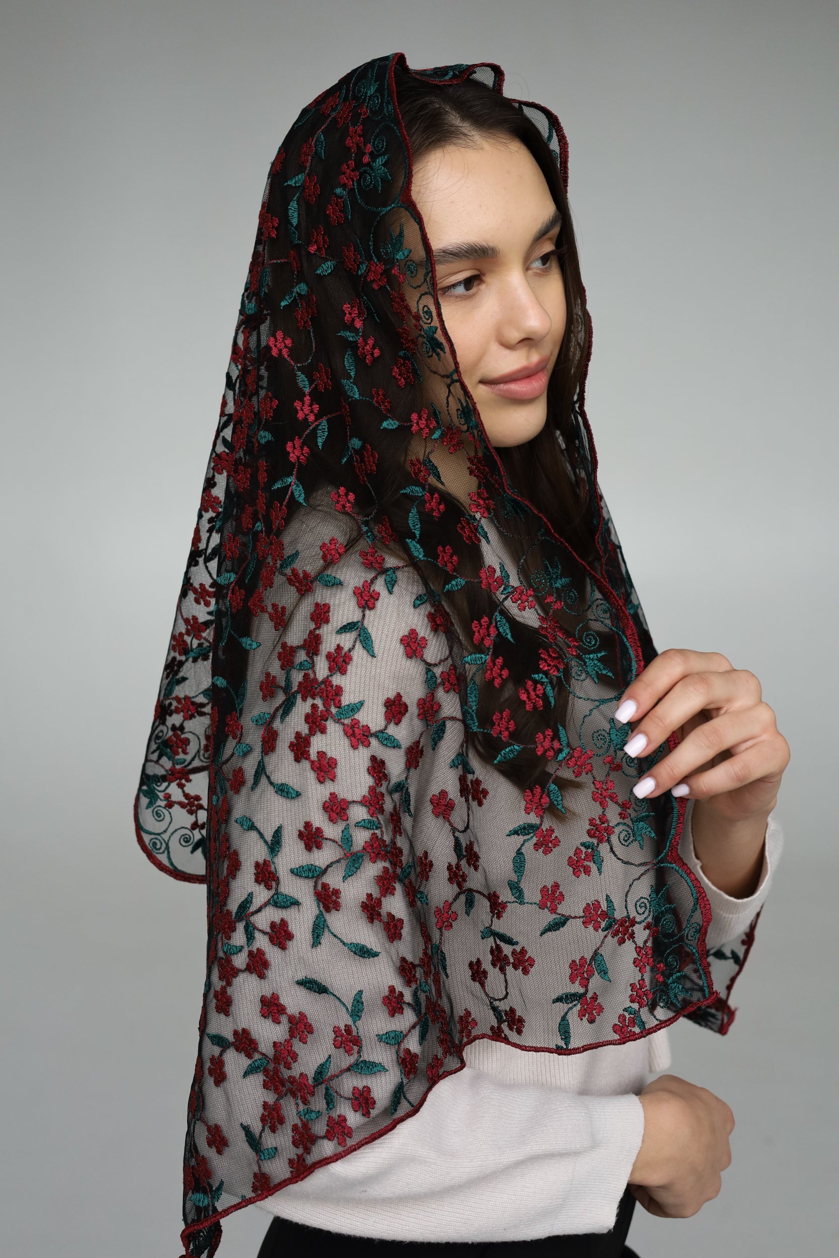 LONG RED & GREEN VEIL - MariaVeils