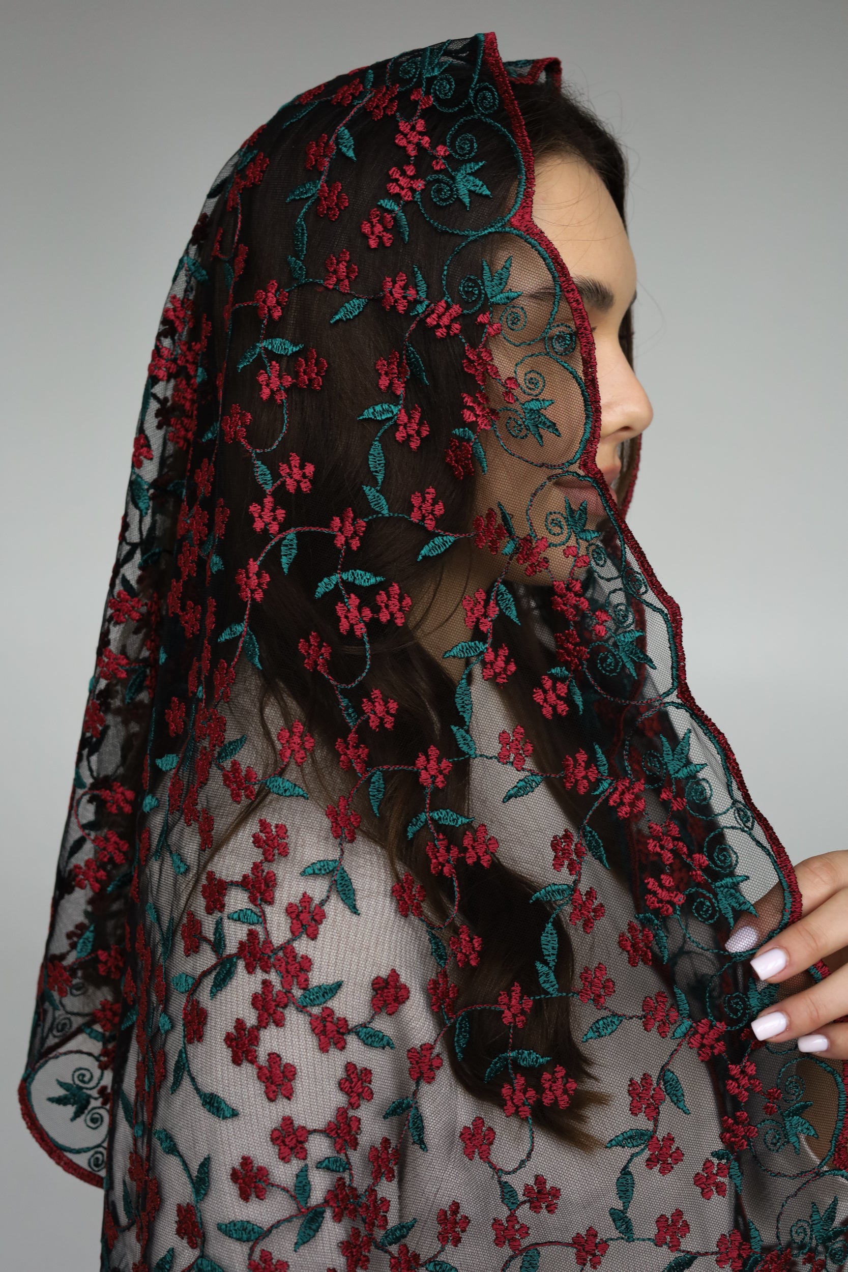 LONG RED & GREEN VEIL - MariaVeils