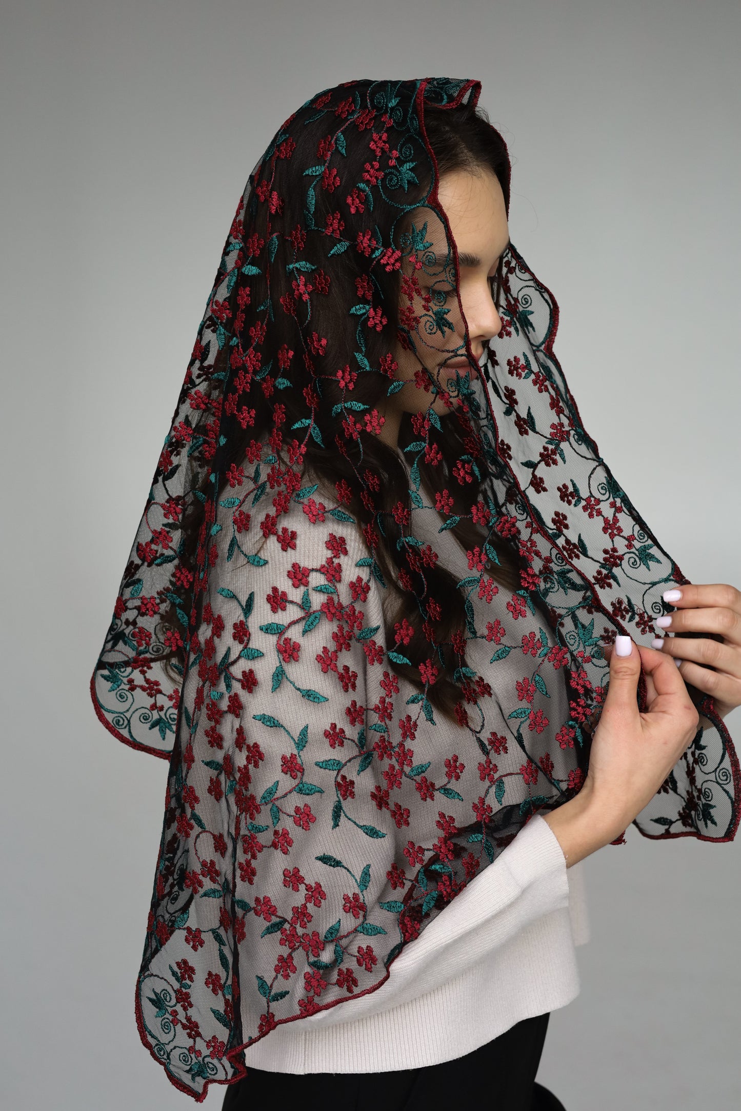 LONG RED & GREEN VEIL - MariaVeils