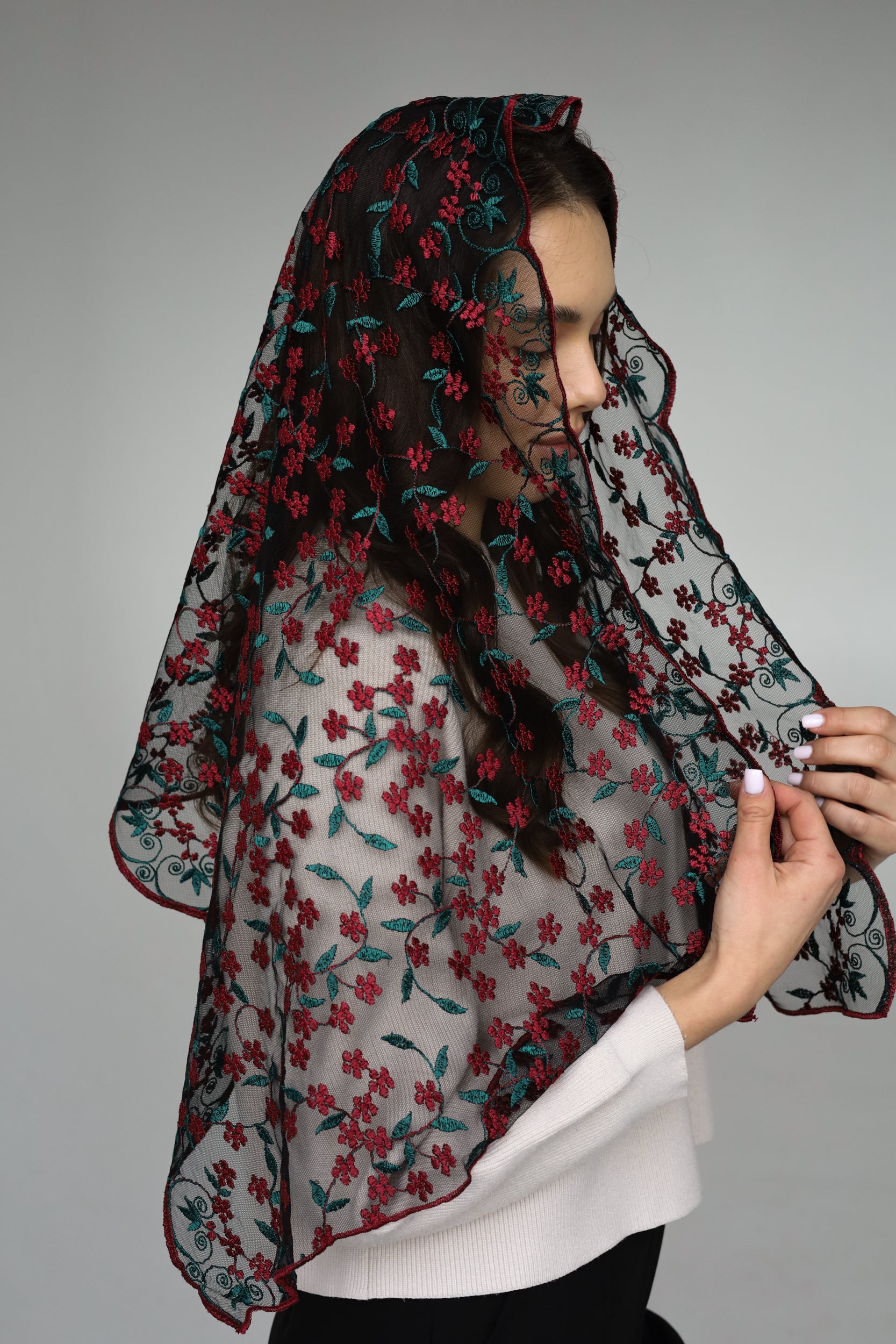 LONG RED & GREEN VEIL - MariaVeils