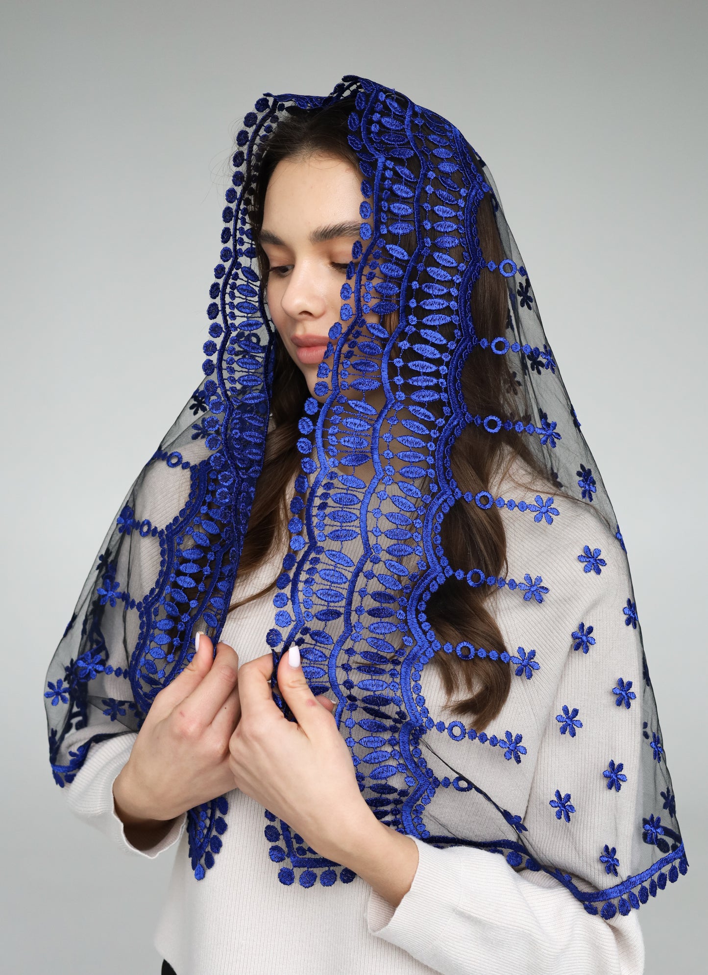 LONG ROYAL BLUE VEIL - MariaVeils