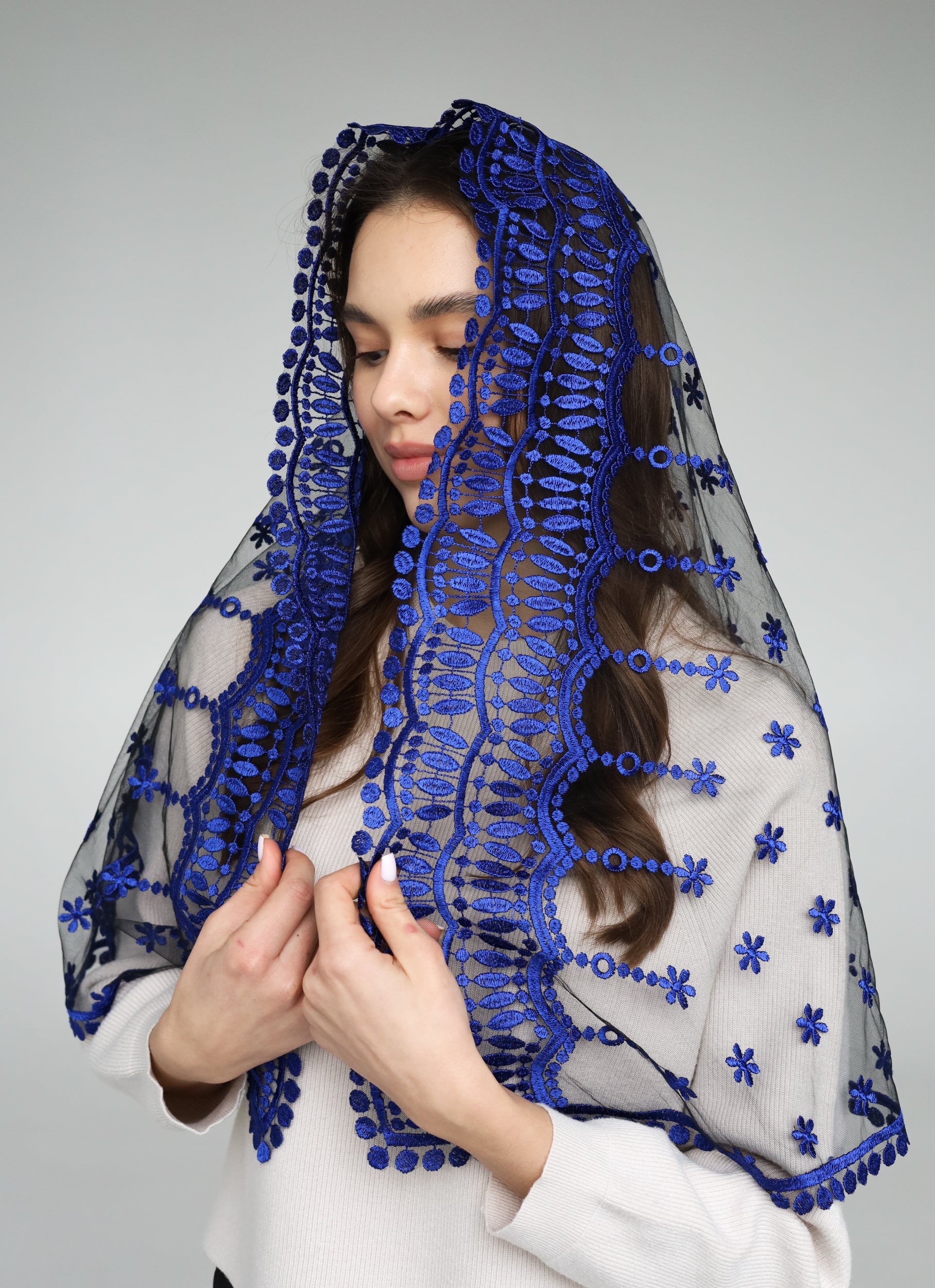 LONG ROYAL BLUE VEIL - MariaVeils
