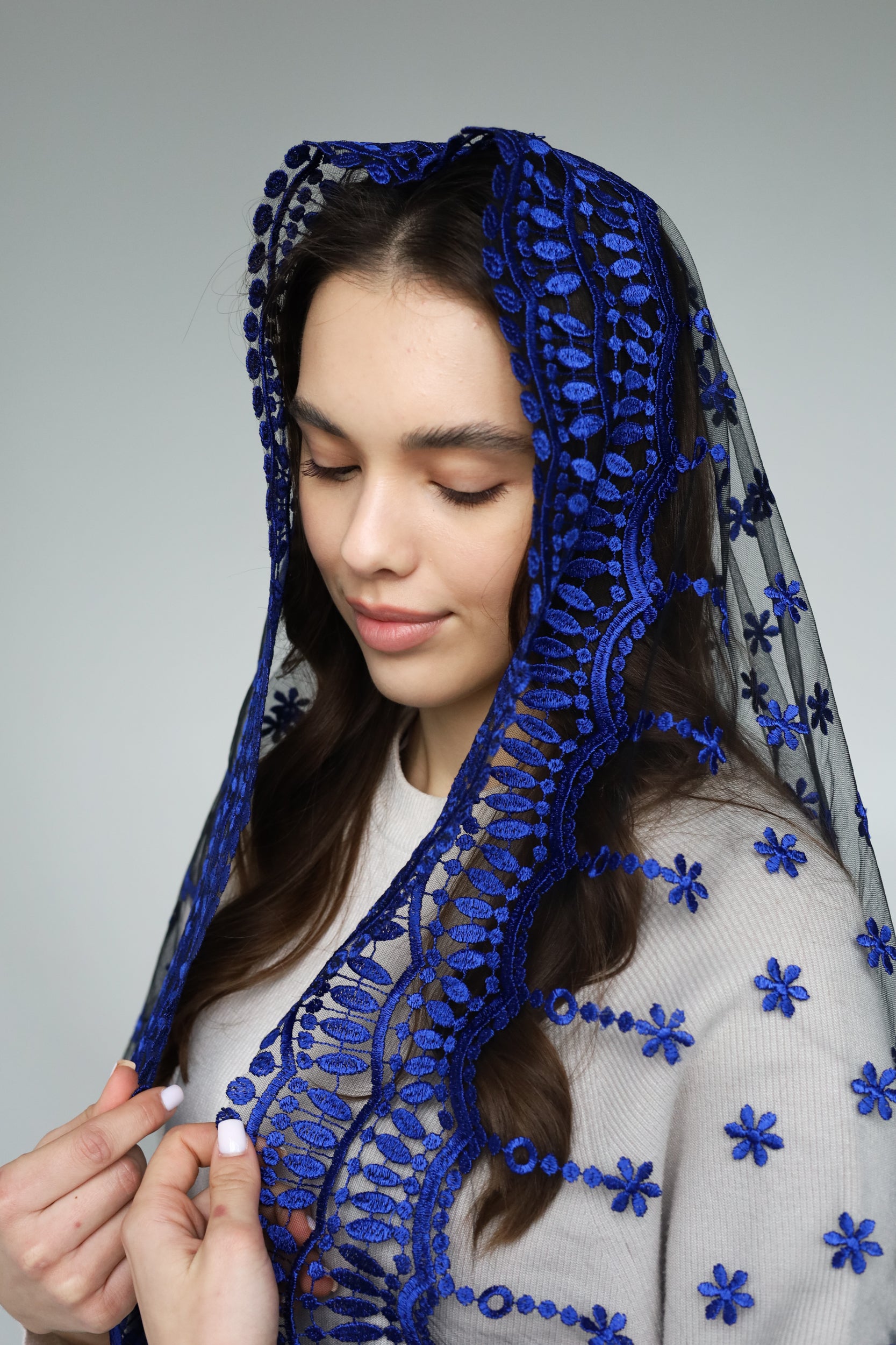 LONG ROYAL BLUE VEIL - MariaVeils
