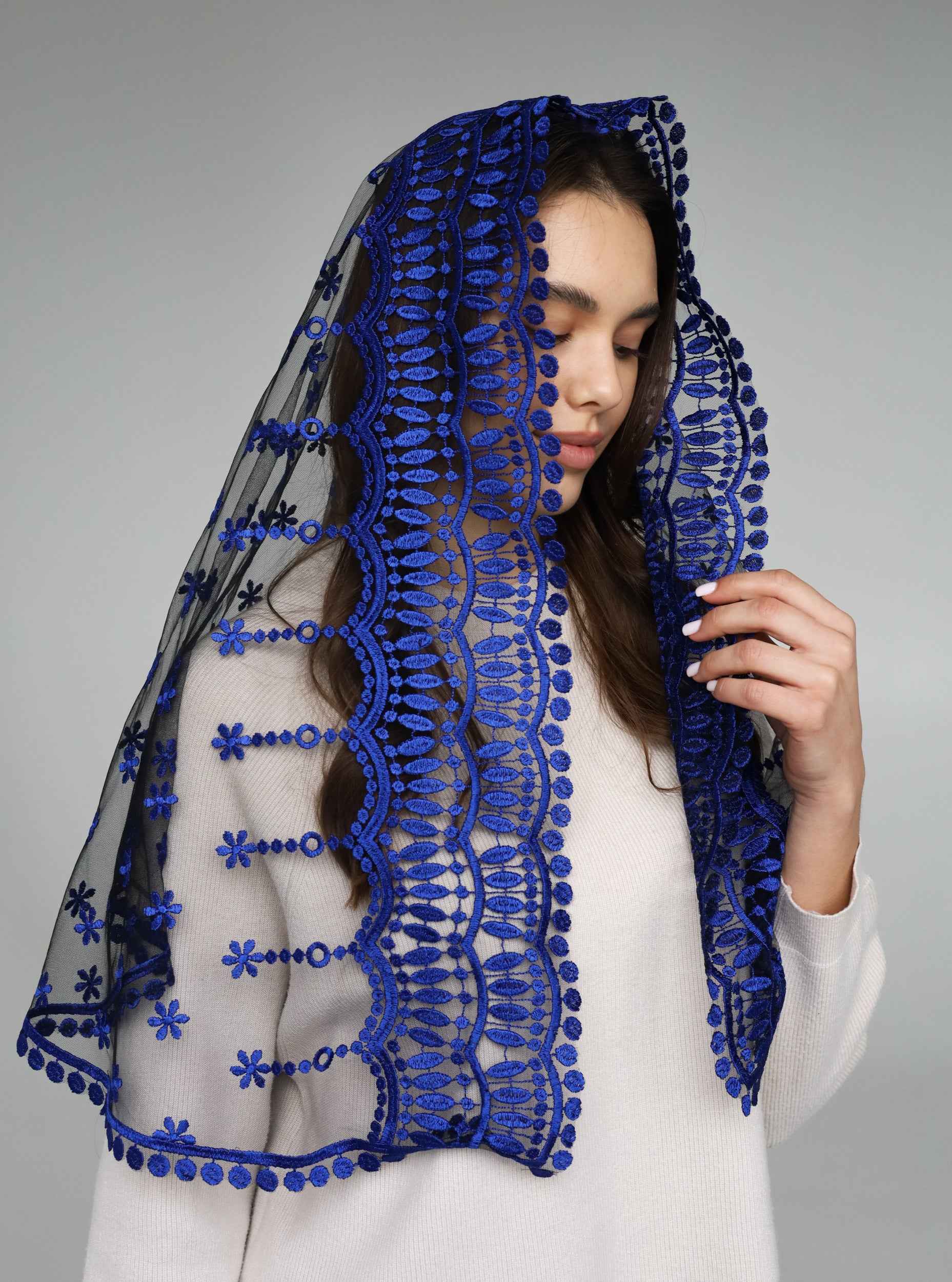 LONG ROYAL BLUE VEIL - MariaVeils
