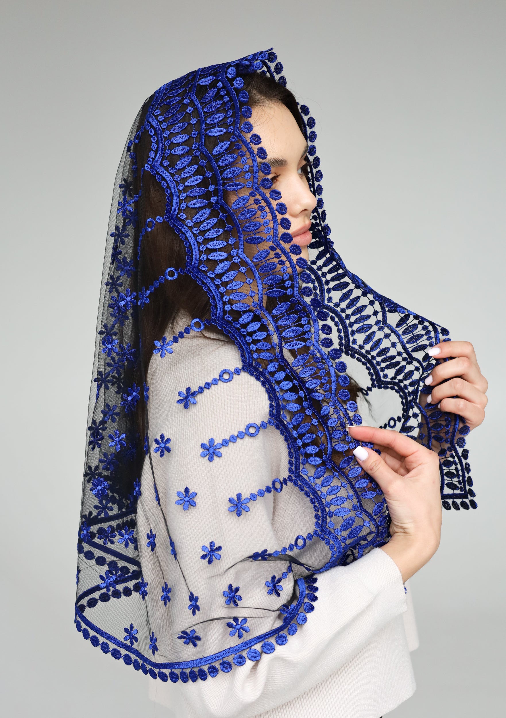 LONG ROYAL BLUE VEIL - MariaVeils