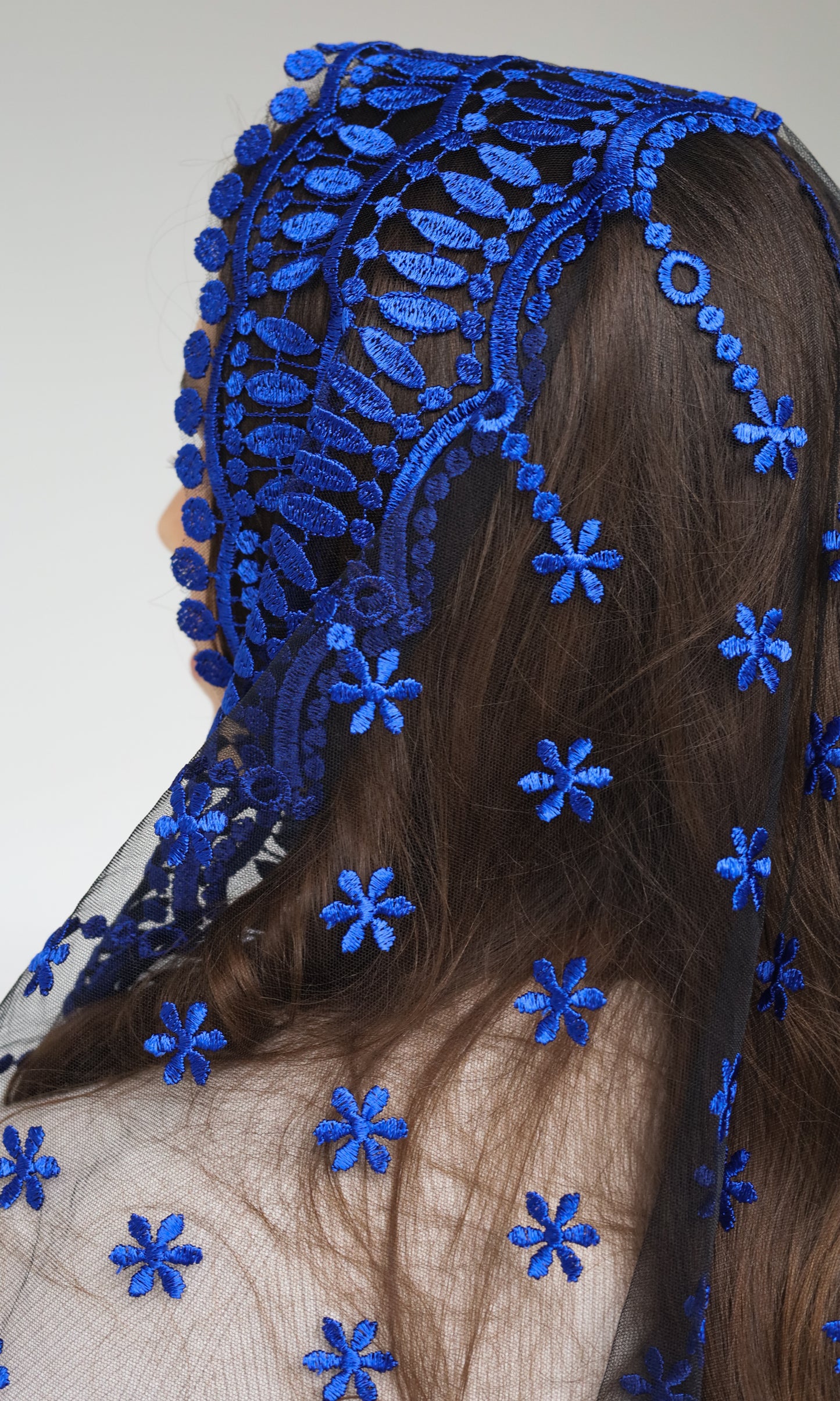 LONG ROYAL BLUE VEIL - MariaVeils