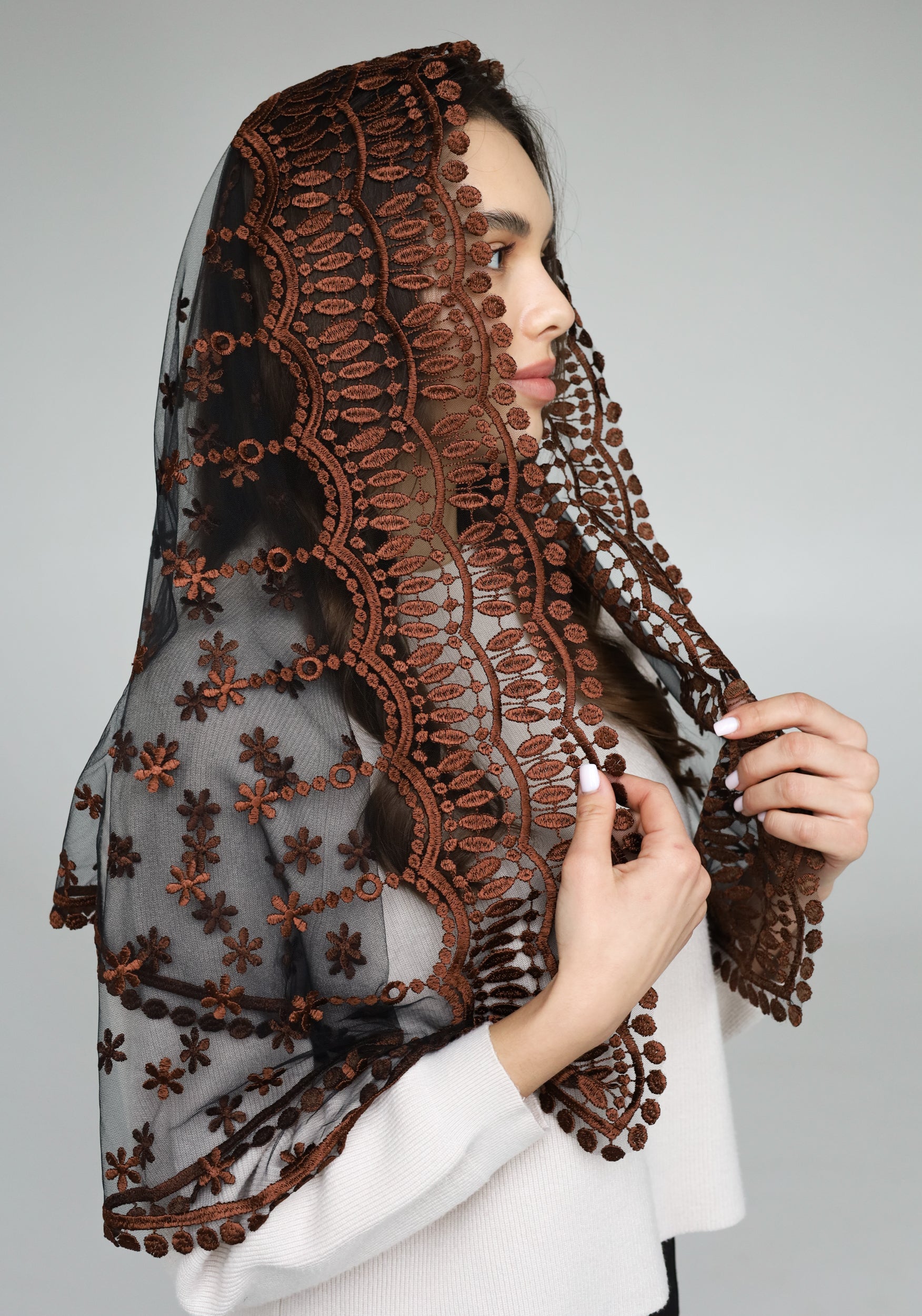LONG BROWN MANTILLA - MariaVeils
