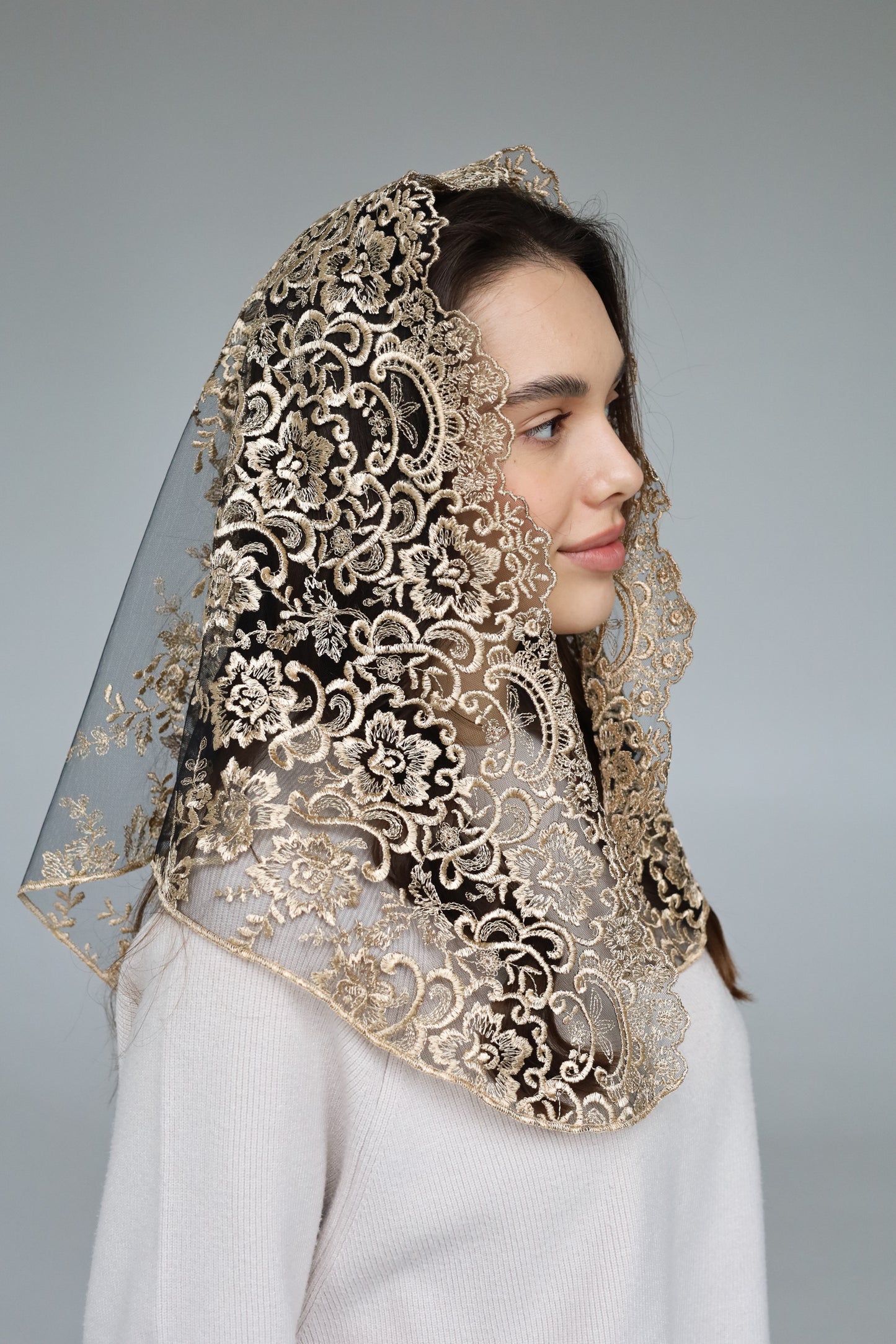 GOLD TRIANGLE VEIL - MariaVeils