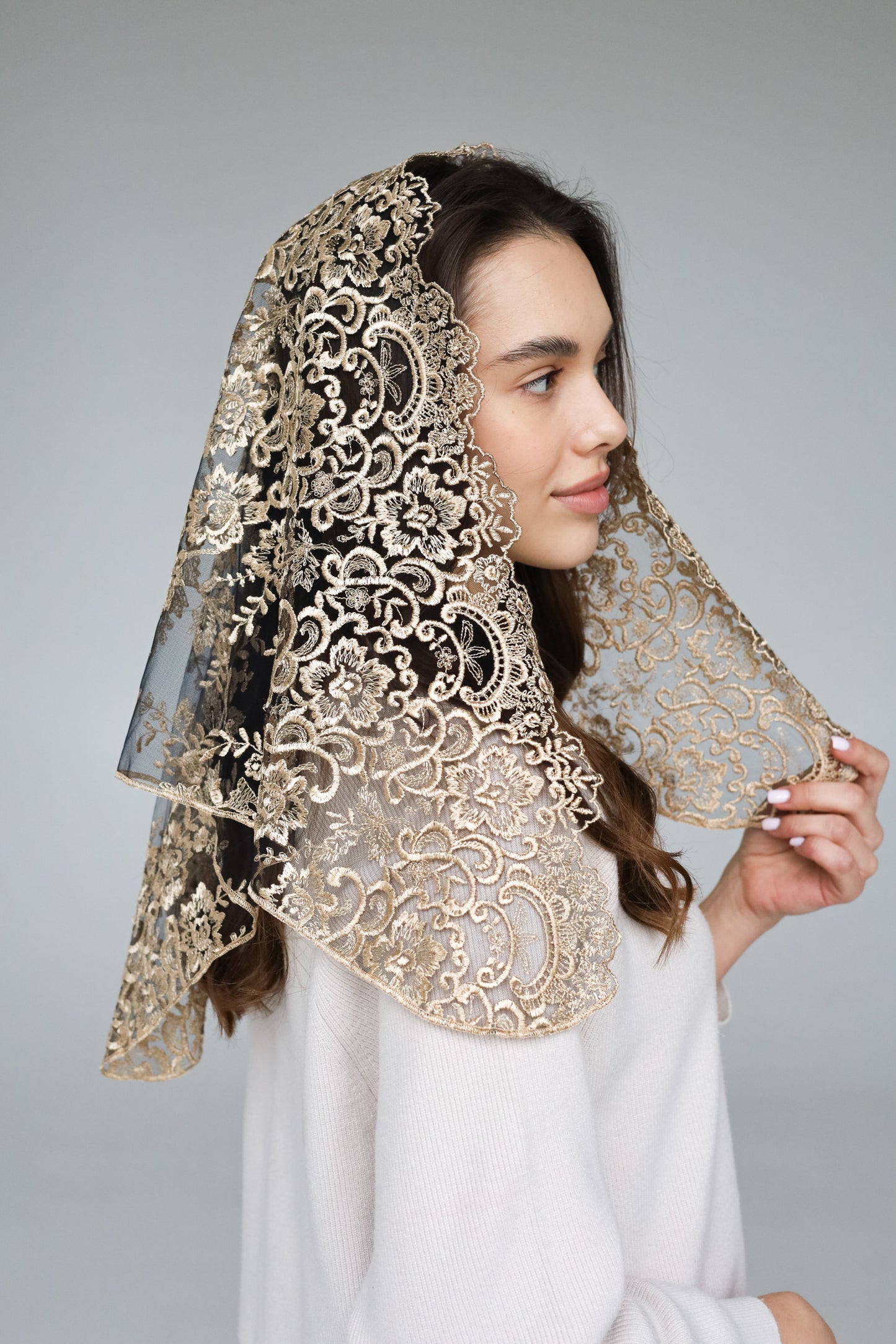 GOLD TRIANGLE VEIL - MariaVeils