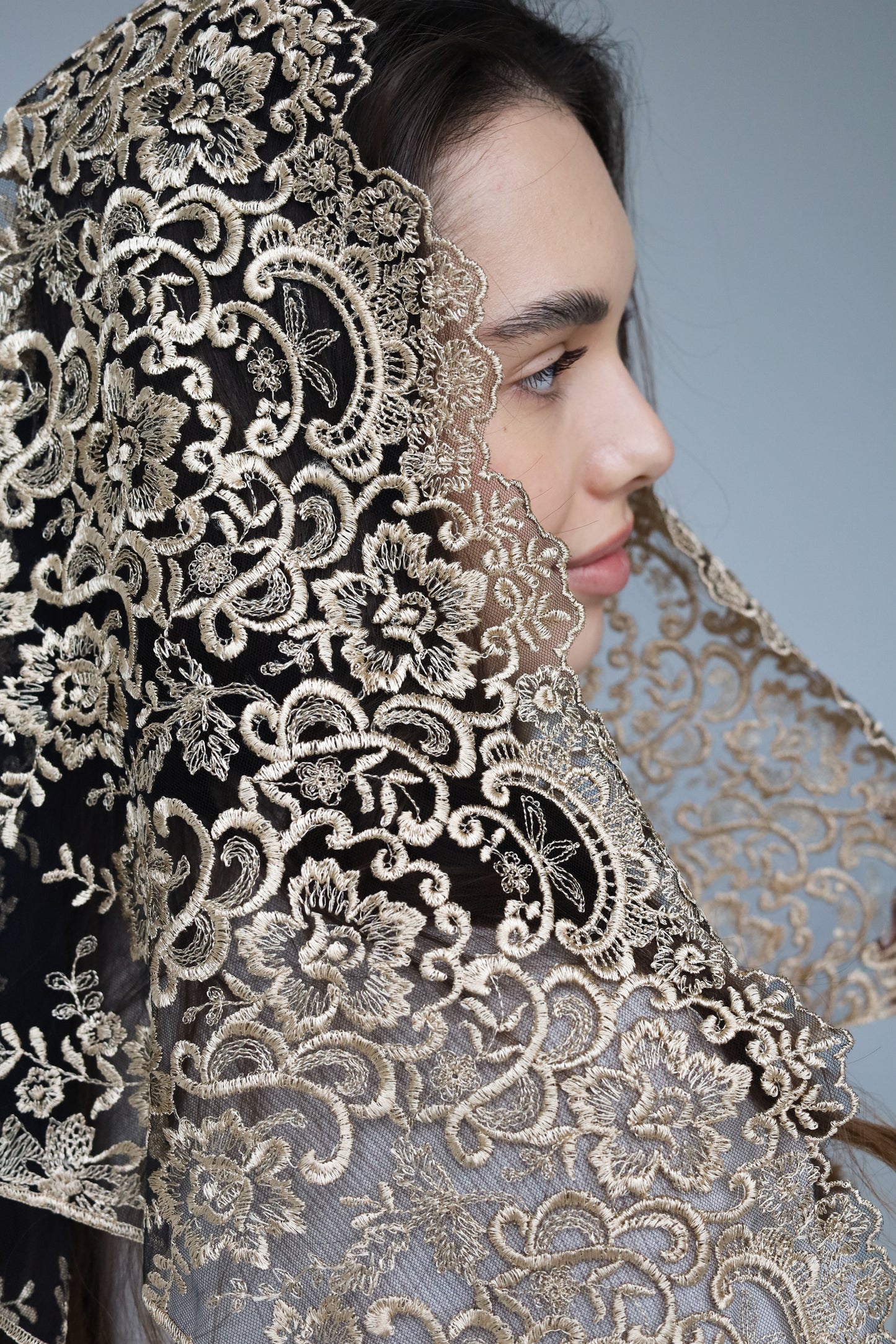 GOLD TRIANGLE VEIL - MariaVeils