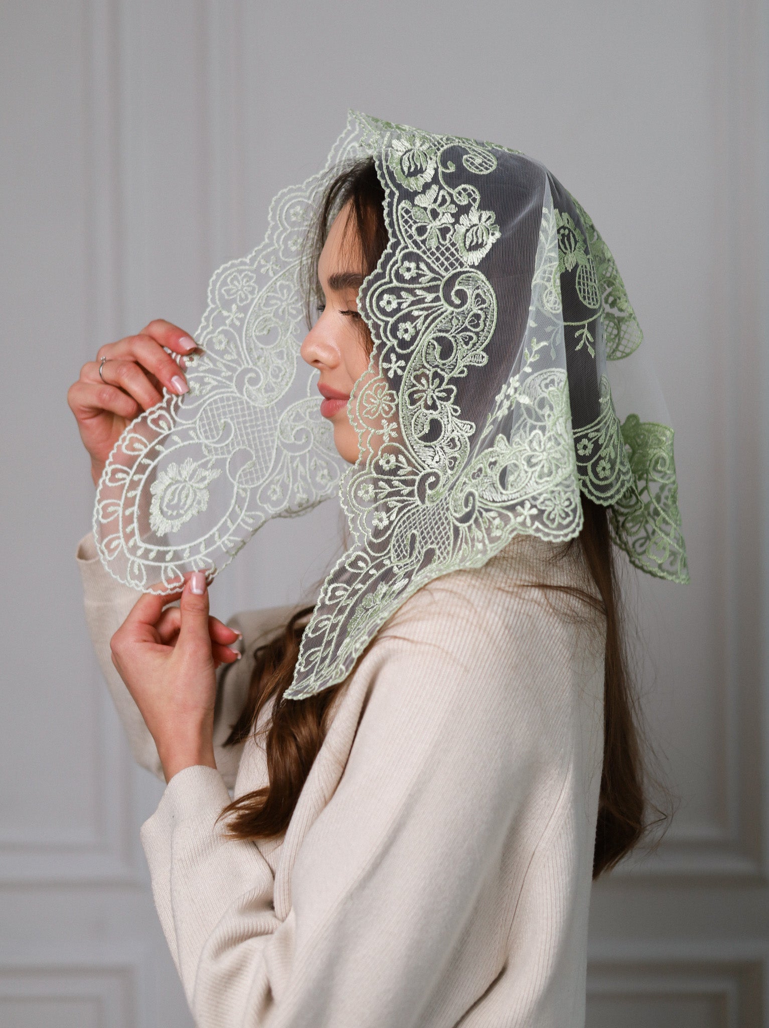 PISTACHIO TRIANGLE VEIL – MariaVeils