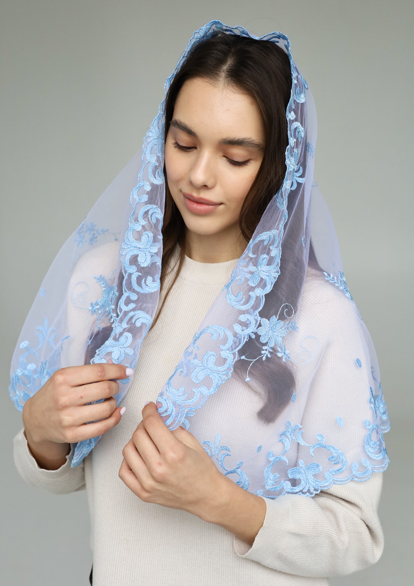 LONG LIGHT BLUE VEIL - MariaVeils