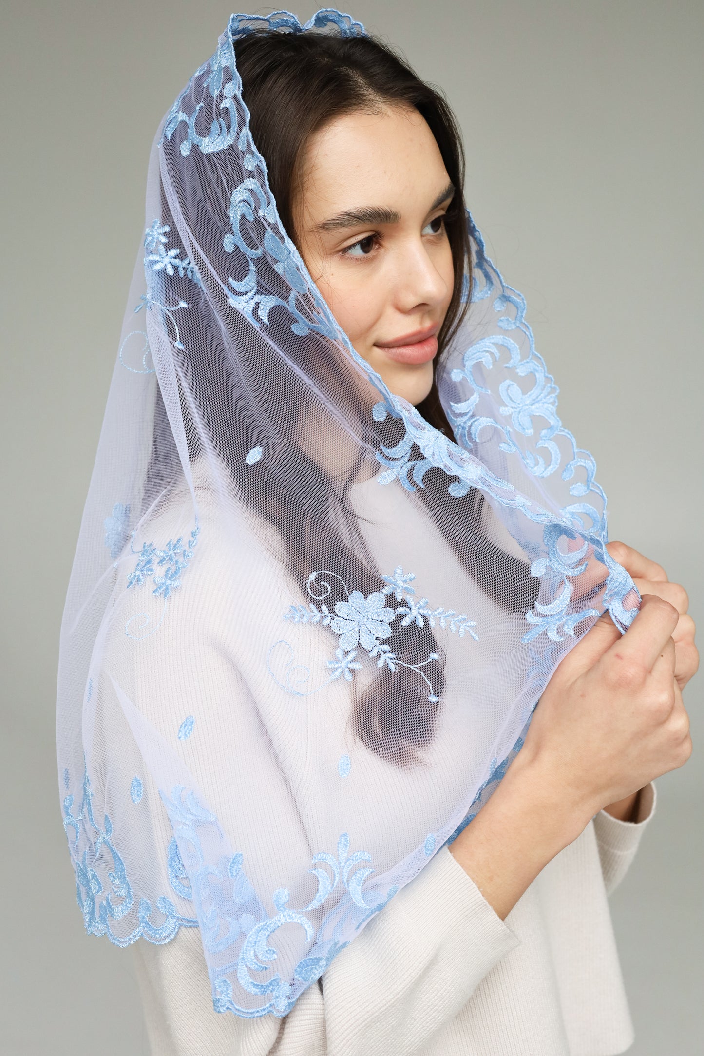 LONG LIGHT BLUE VEIL - MariaVeils