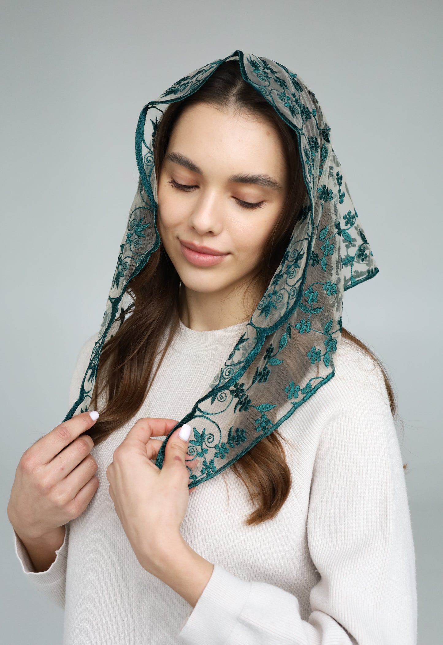 TRIANGLE GREEN VEIL