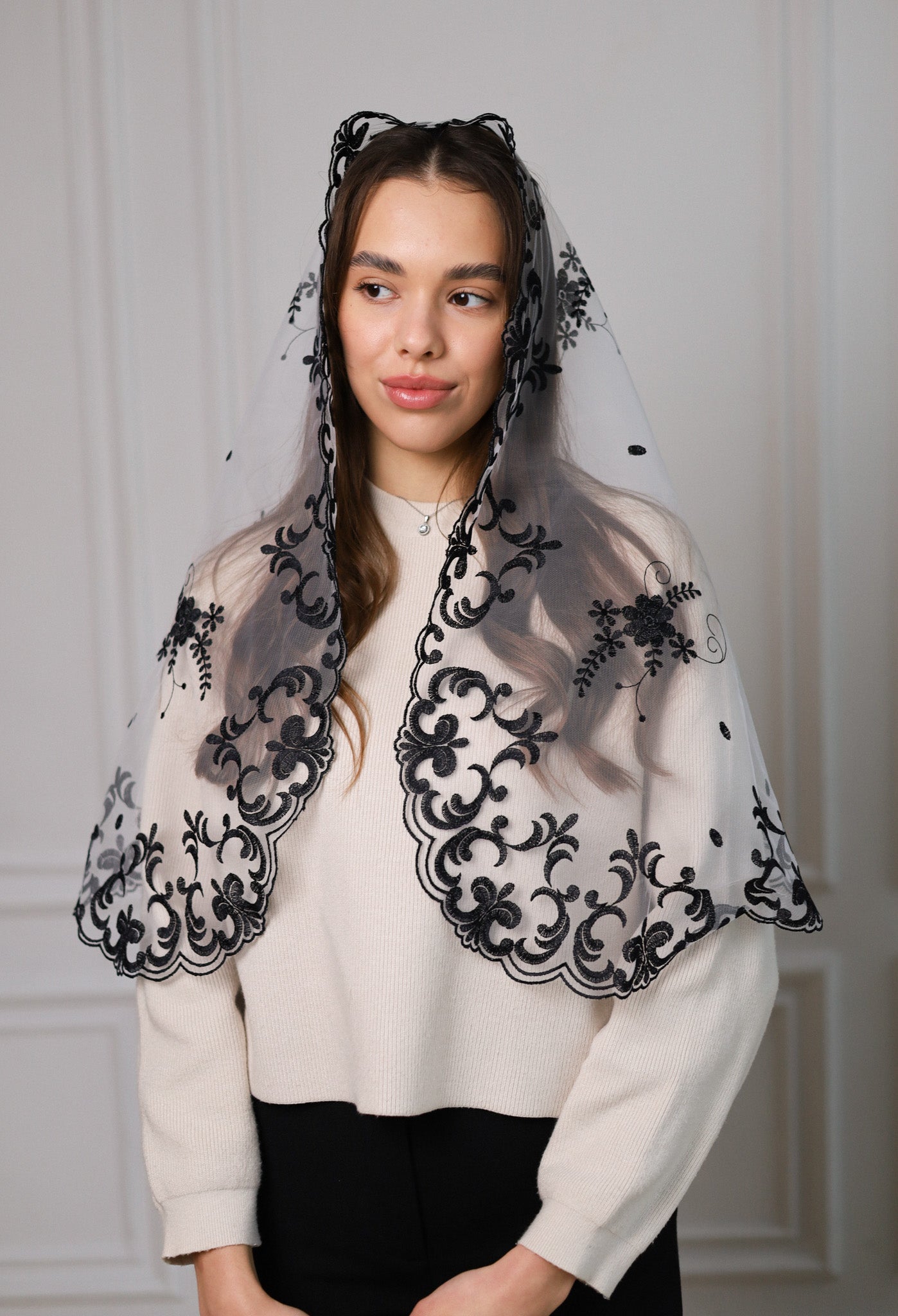 LONG FLORAL MANTILLA
