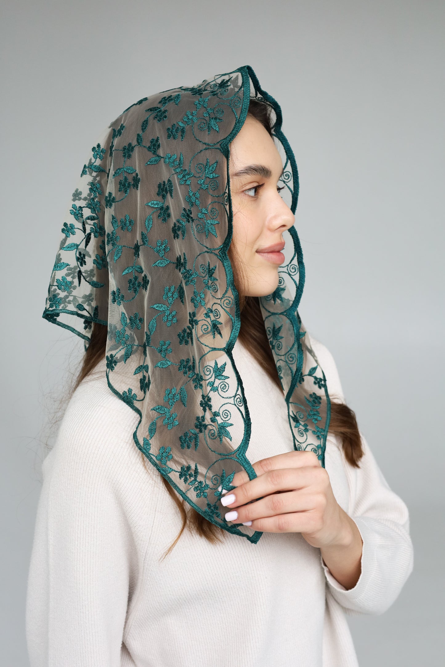 TRIANGLE GREEN VEIL