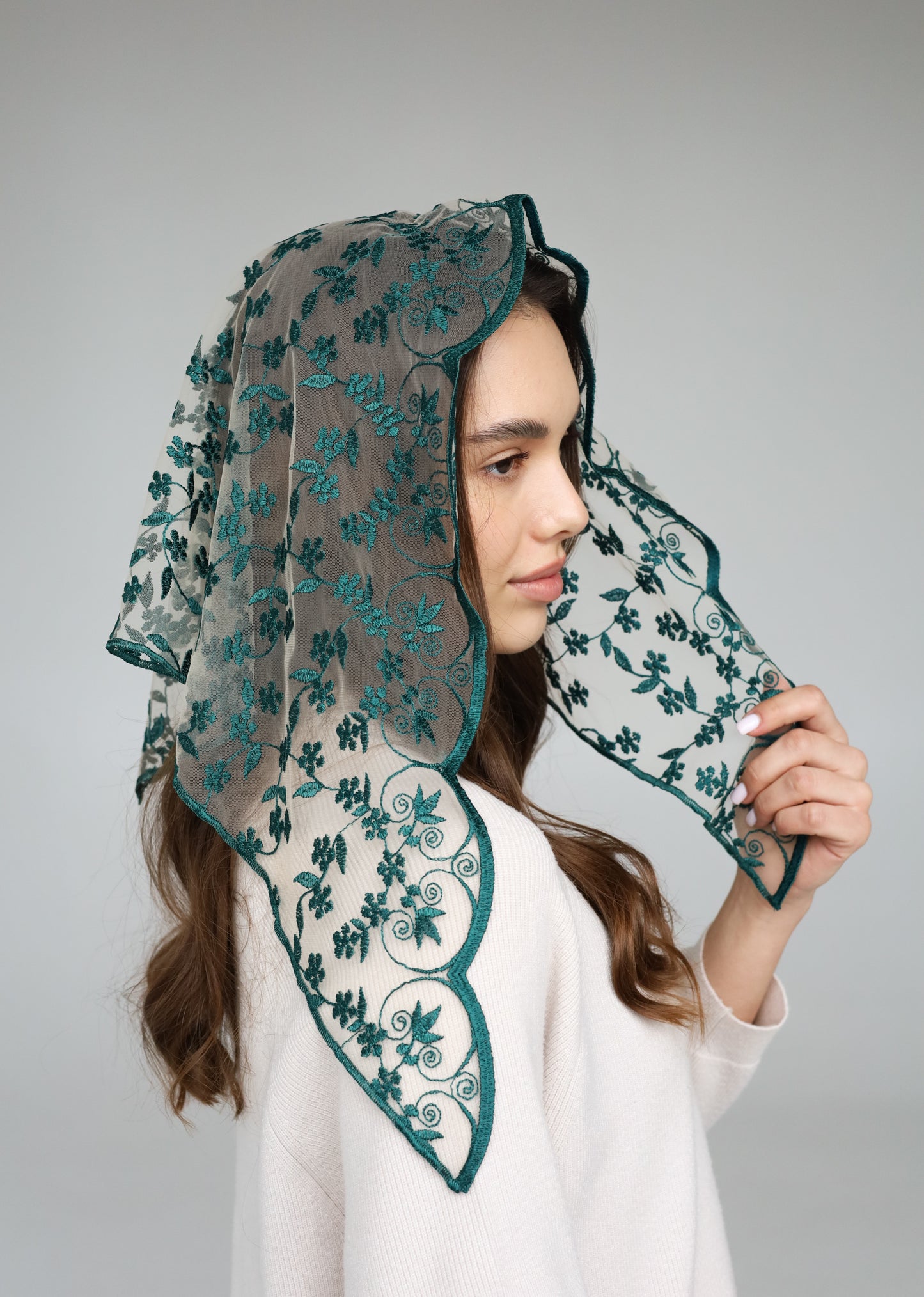 TRIANGLE GREEN VEIL