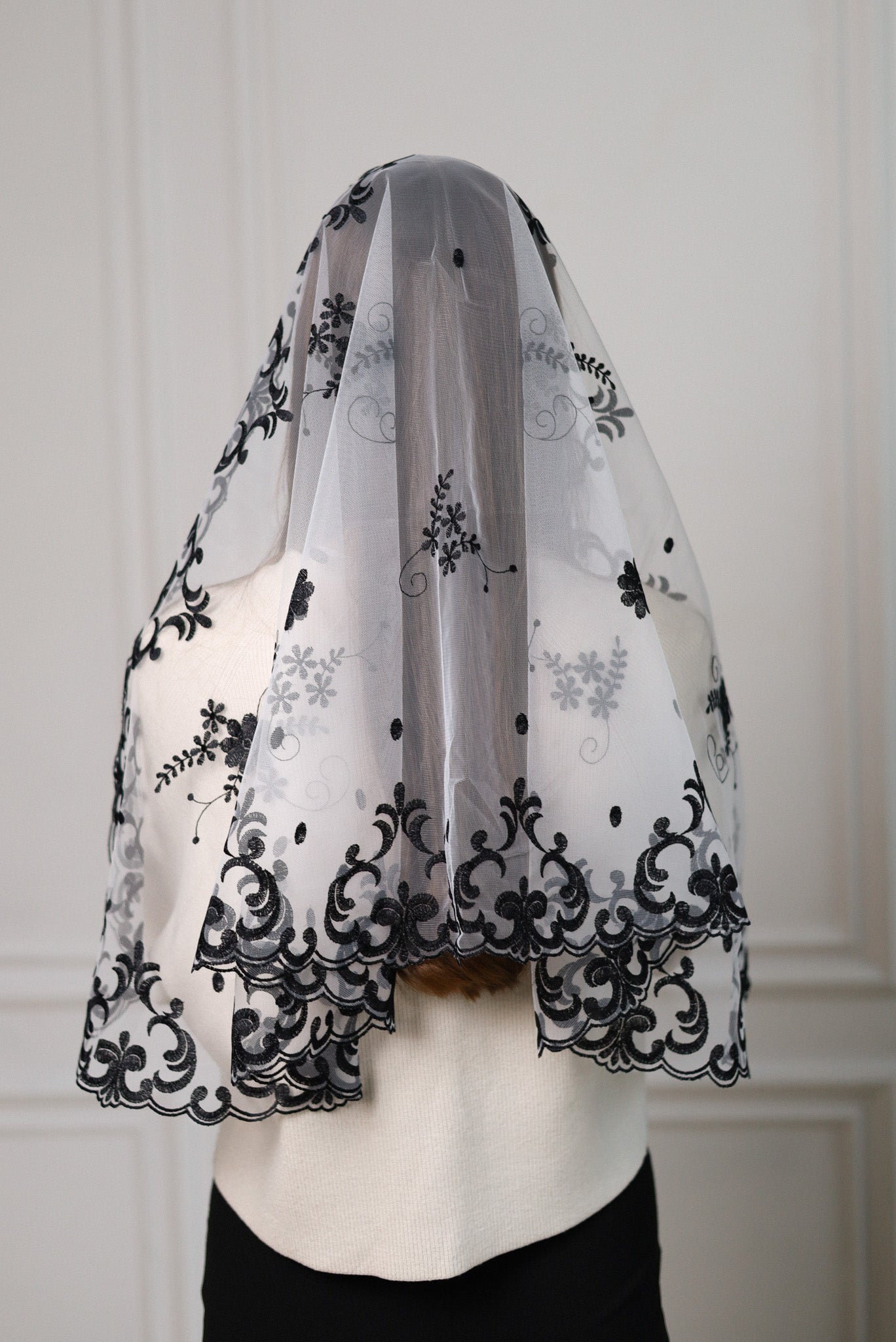 LONG FLORAL MANTILLA