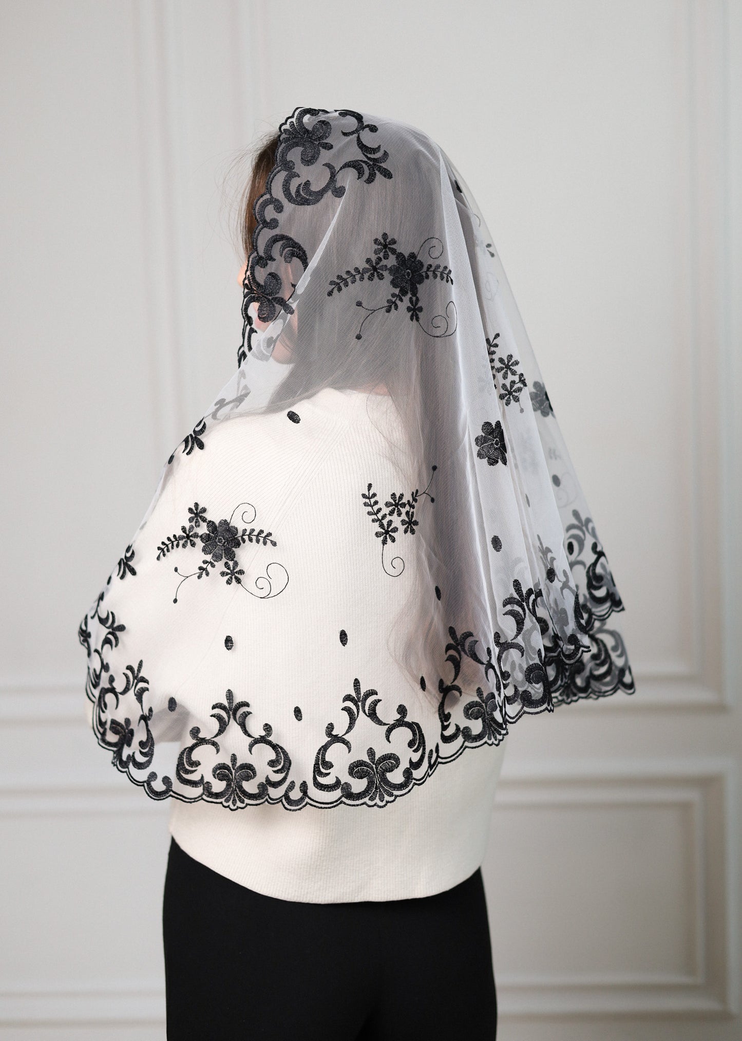 LONG FLORAL MANTILLA