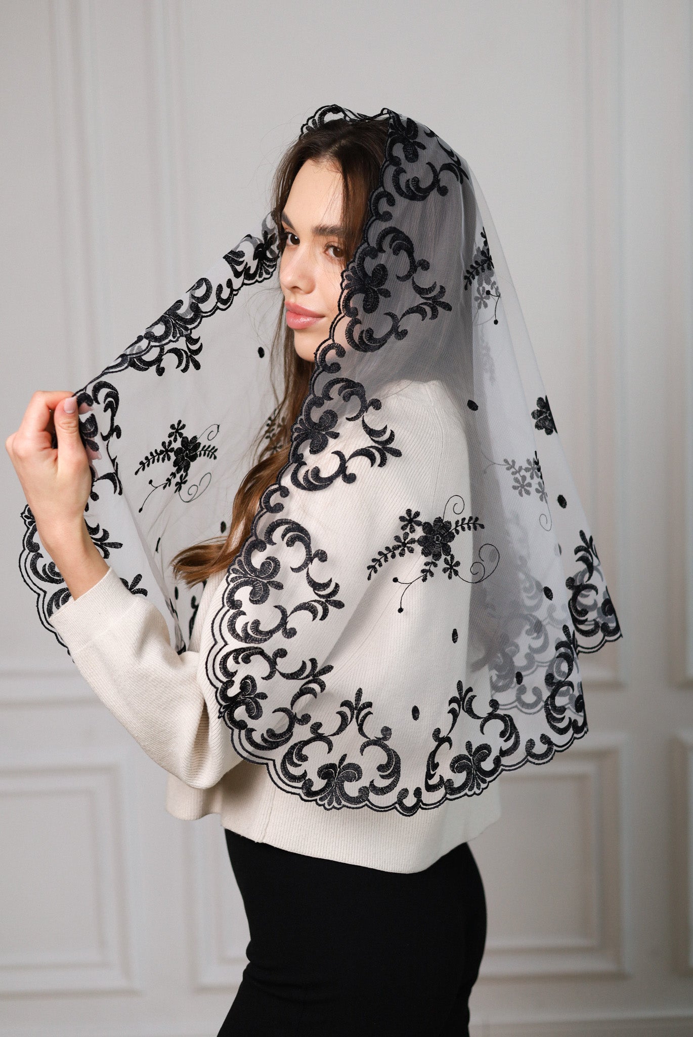 LONG FLORAL MANTILLA