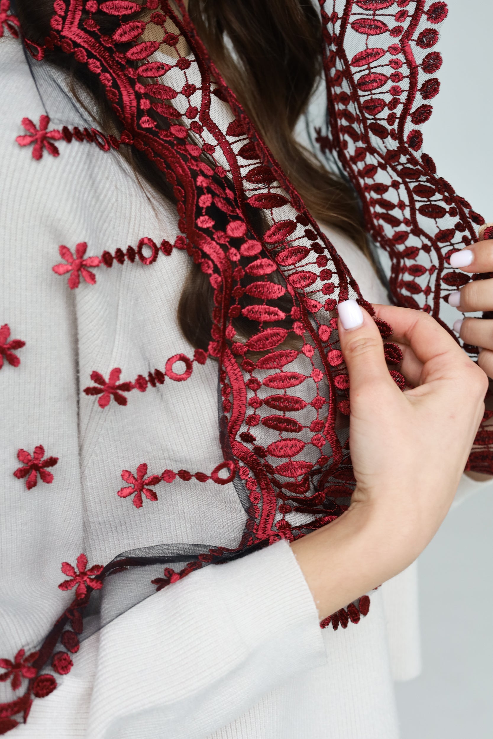 LONG BURGUNDY MANTILLA - MariaVeils