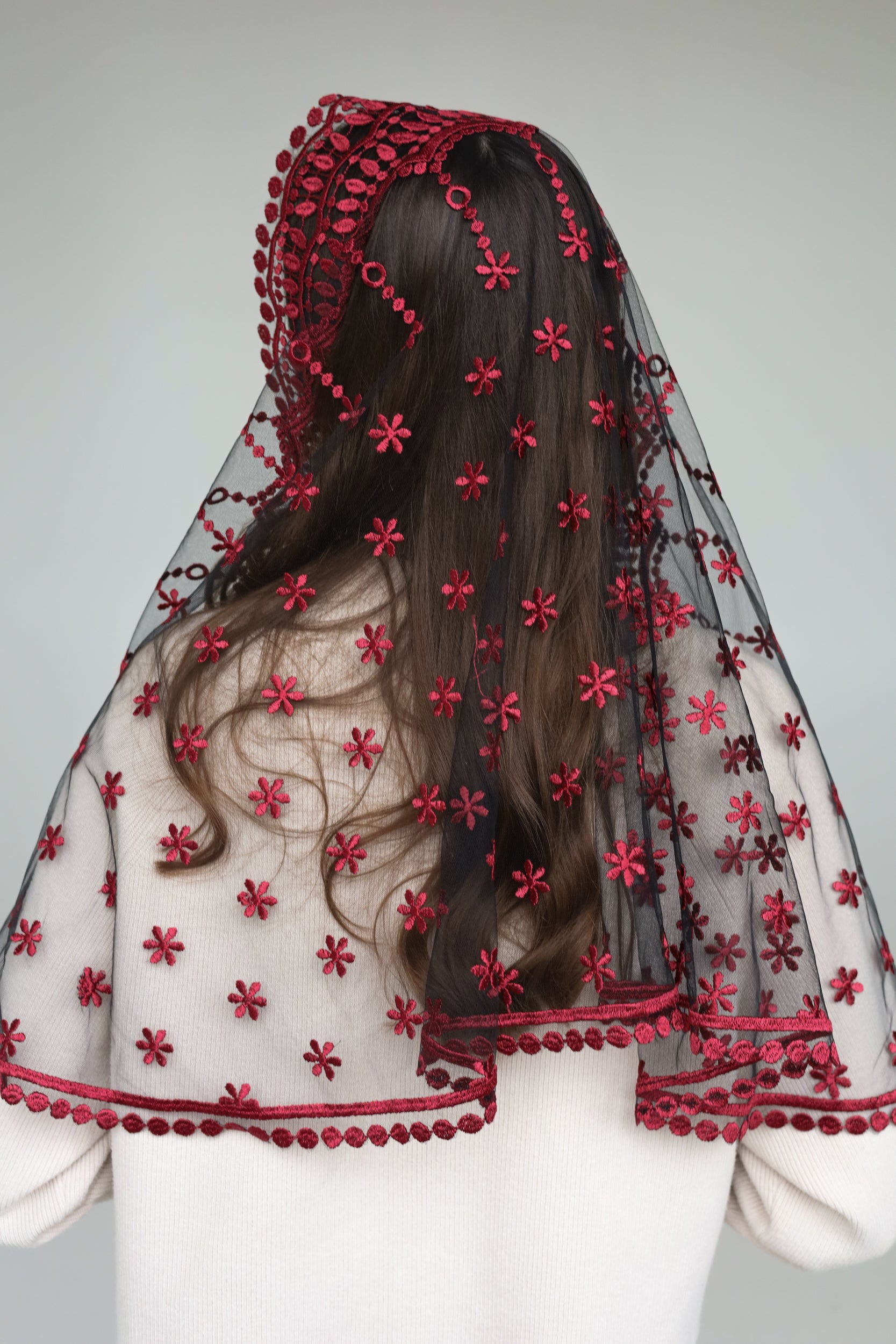 LONG BURGUNDY MANTILLA - MariaVeils