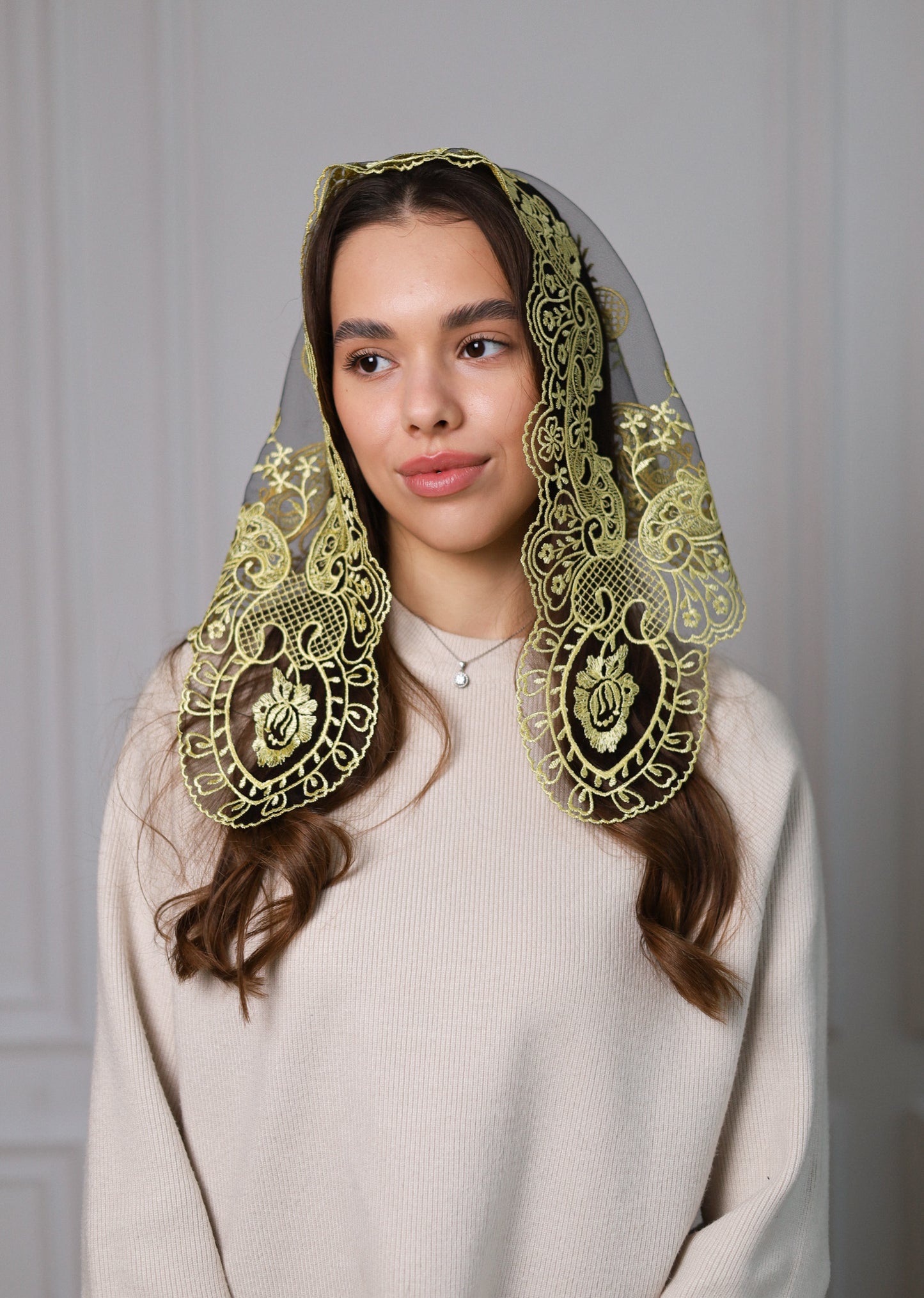 YELLOW TRIANGLE VEIL