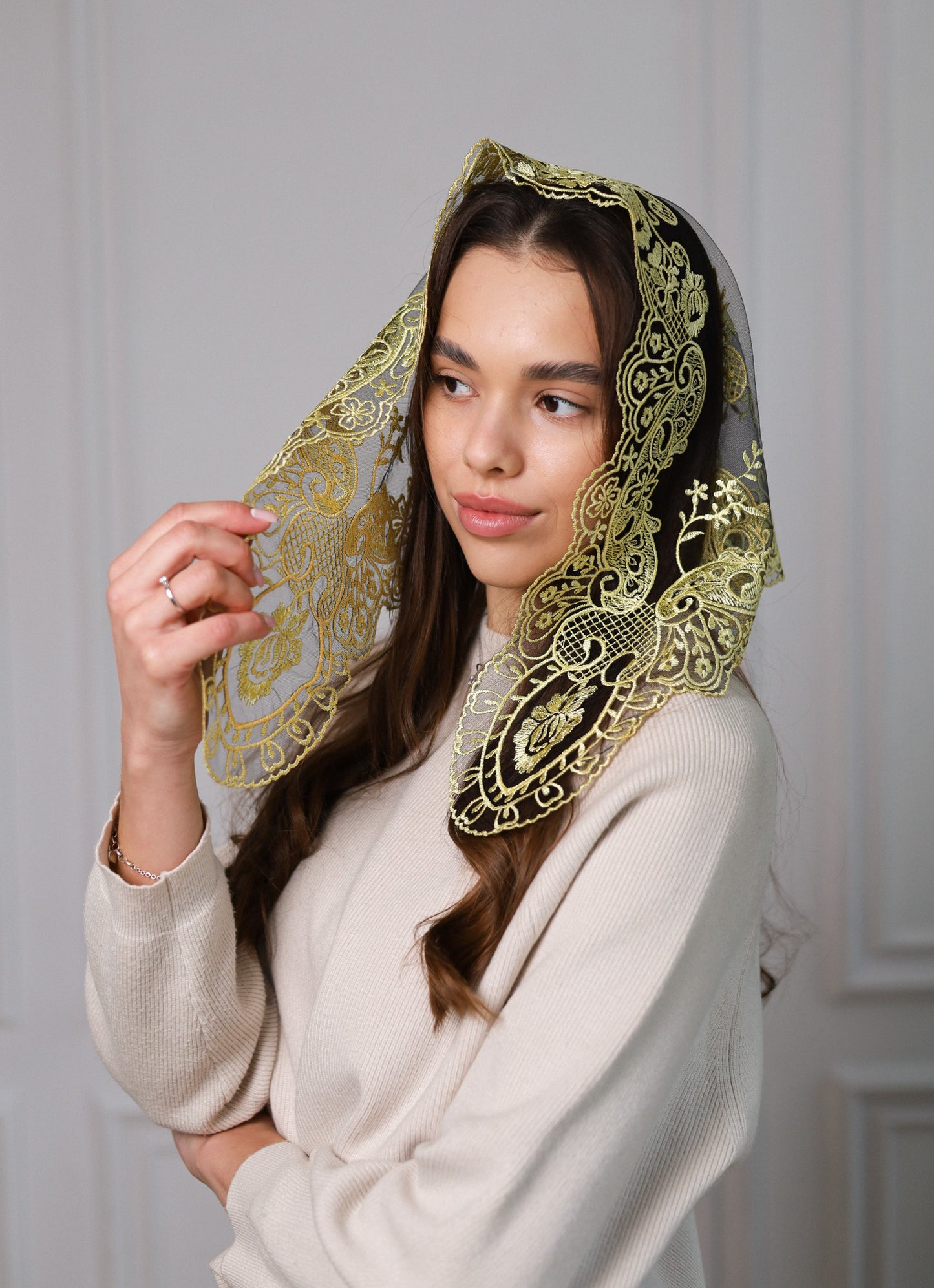 YELLOW TRIANGLE VEIL