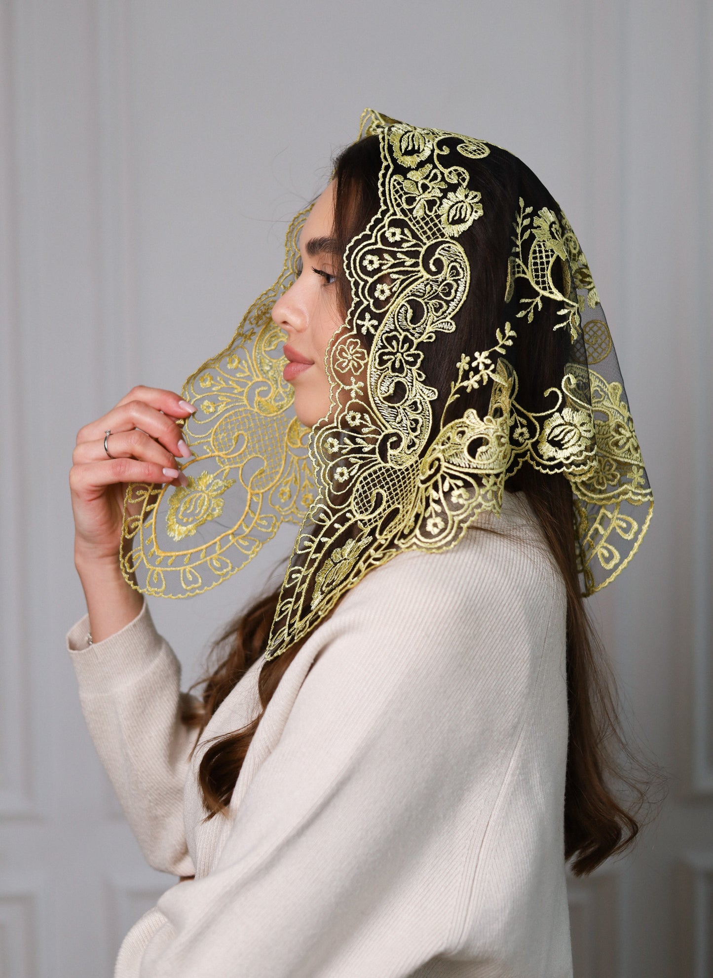 YELLOW TRIANGLE VEIL