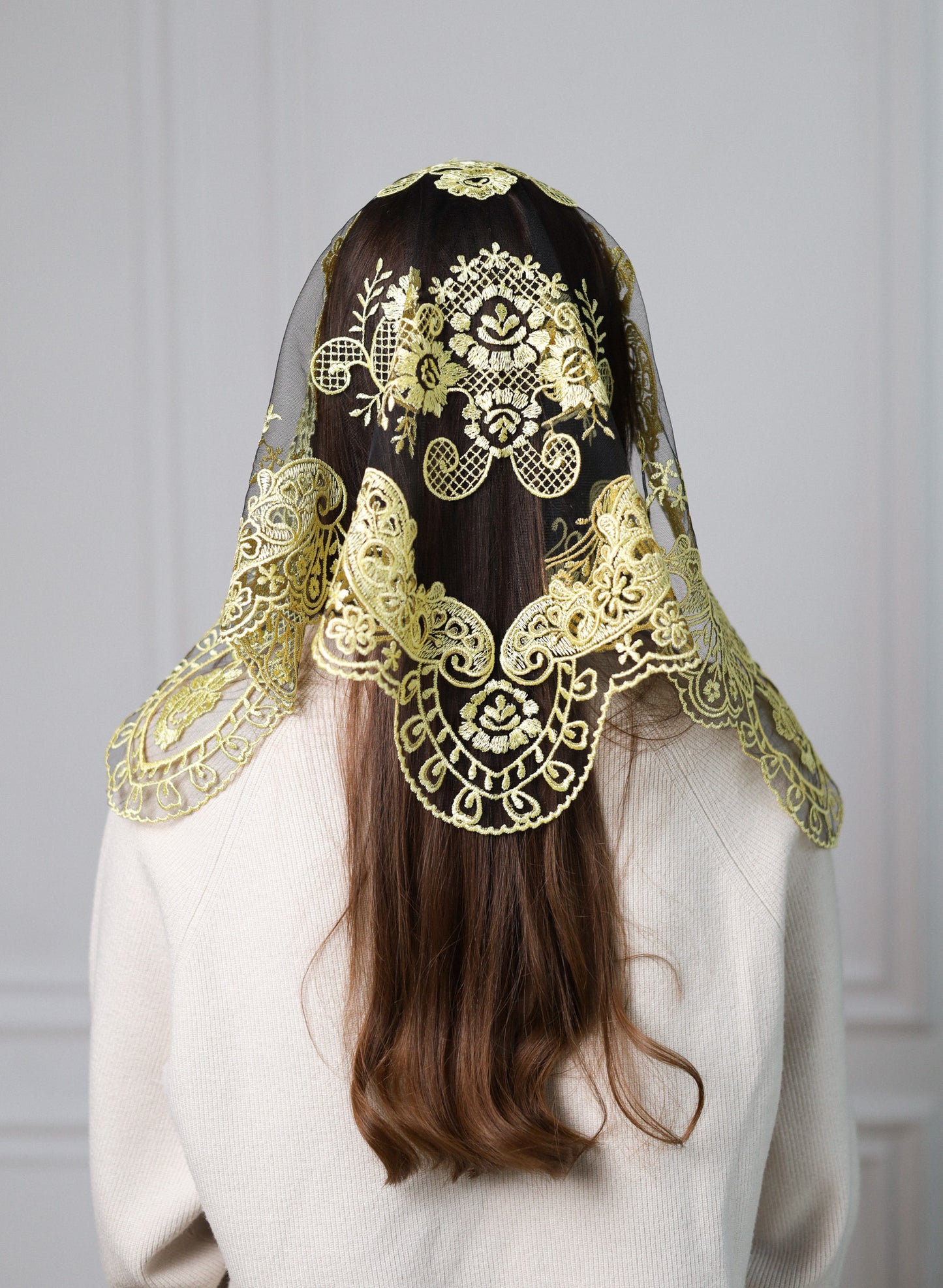 YELLOW TRIANGLE VEIL